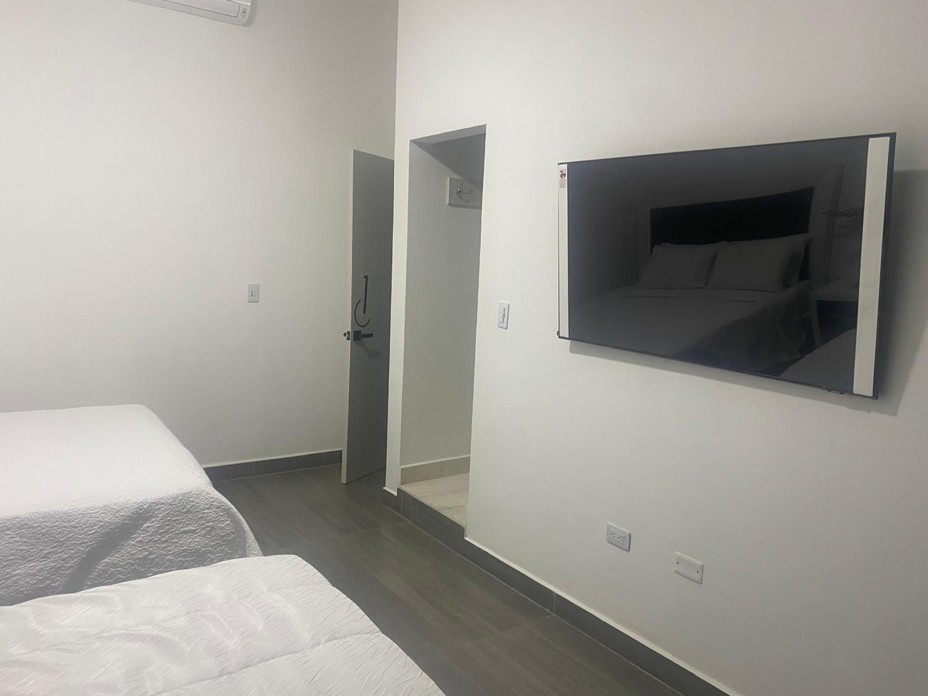 Deluxe Double Room with Two Double Beds photo 2