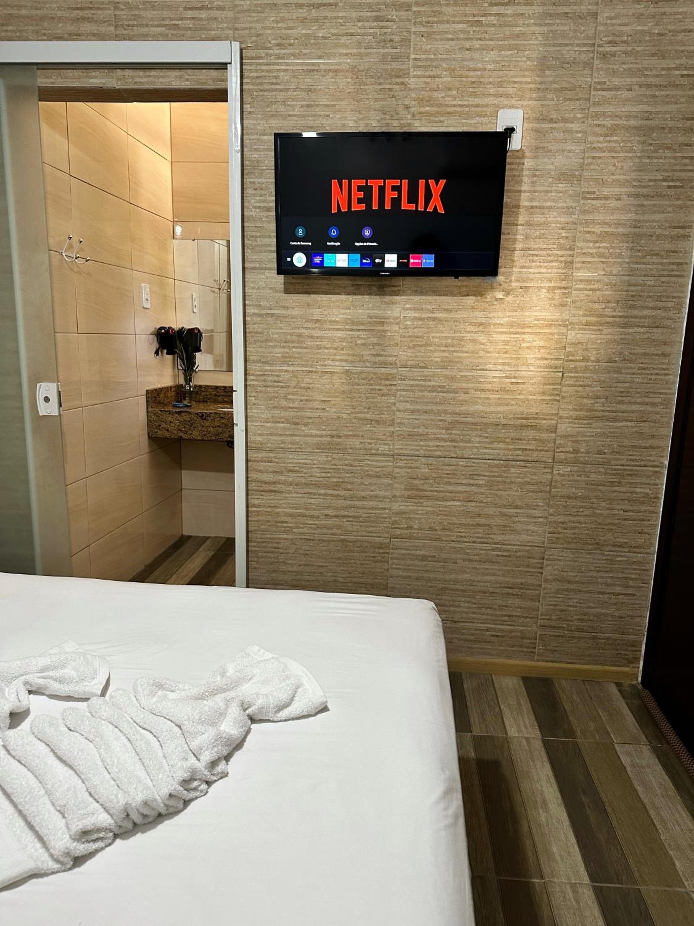 Double Room - Photo 13