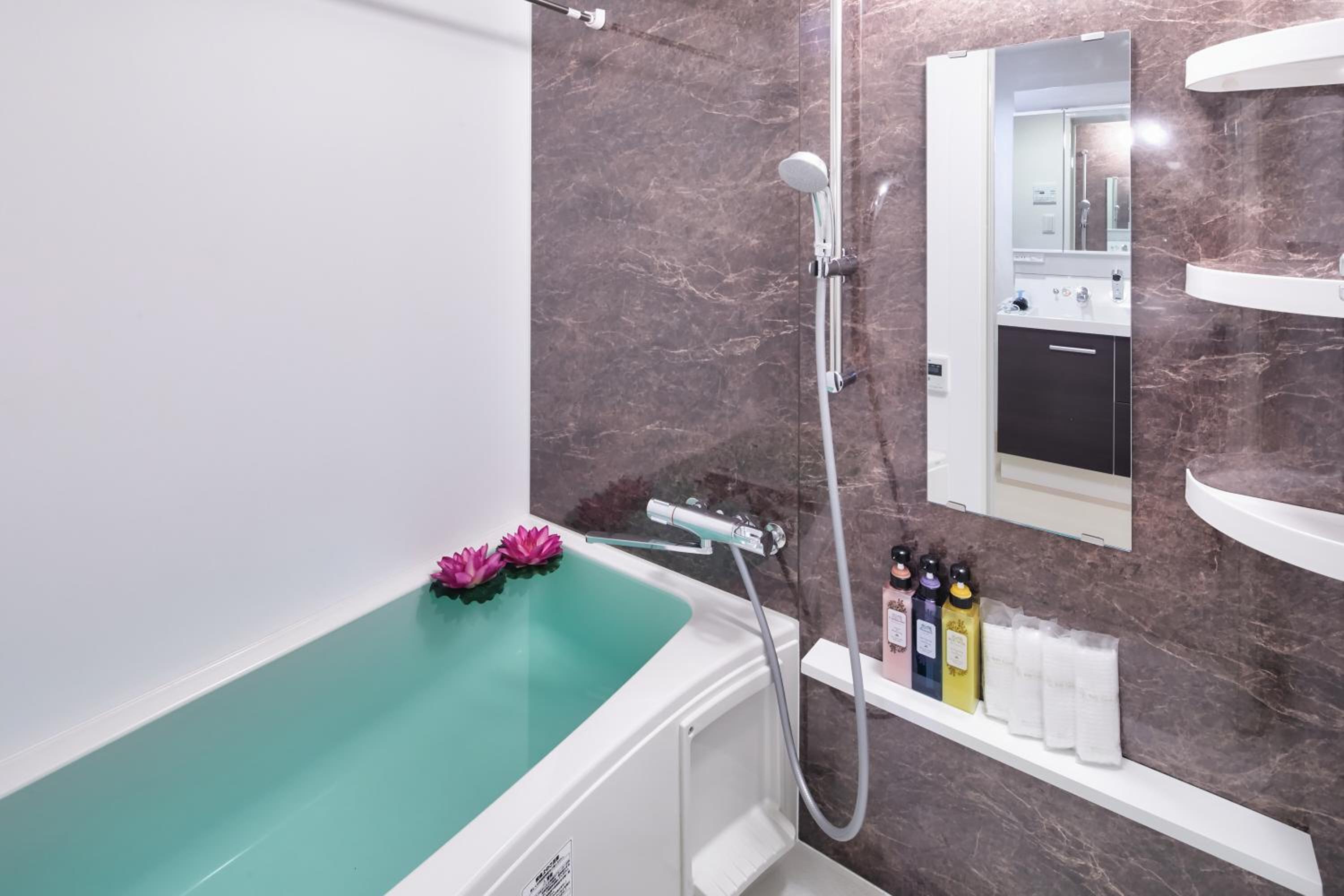 Suite with Sea View - Photo 8