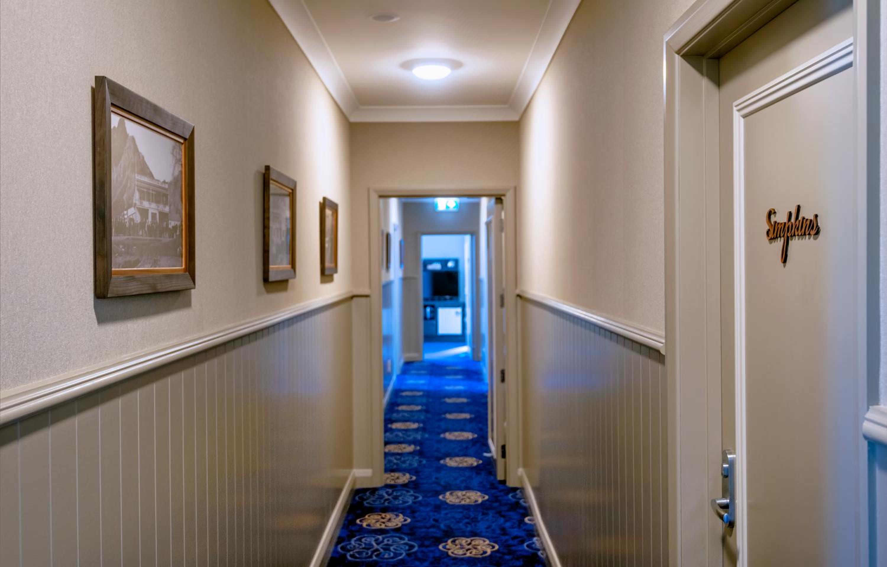 Queen Suite (Upstairs Heritage Suite - Merritt) - Photo 11