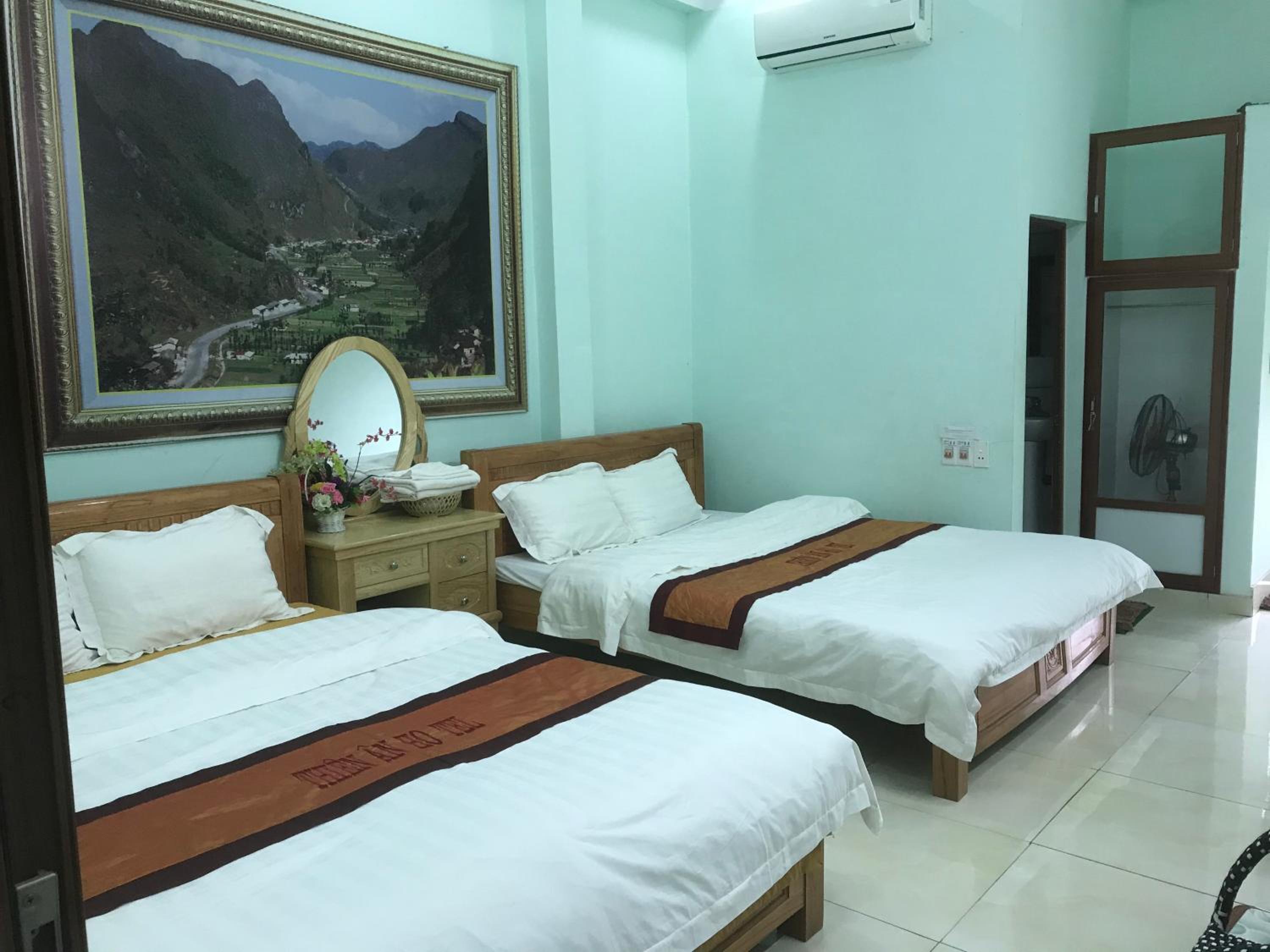 King Room with Two King Beds photo 1