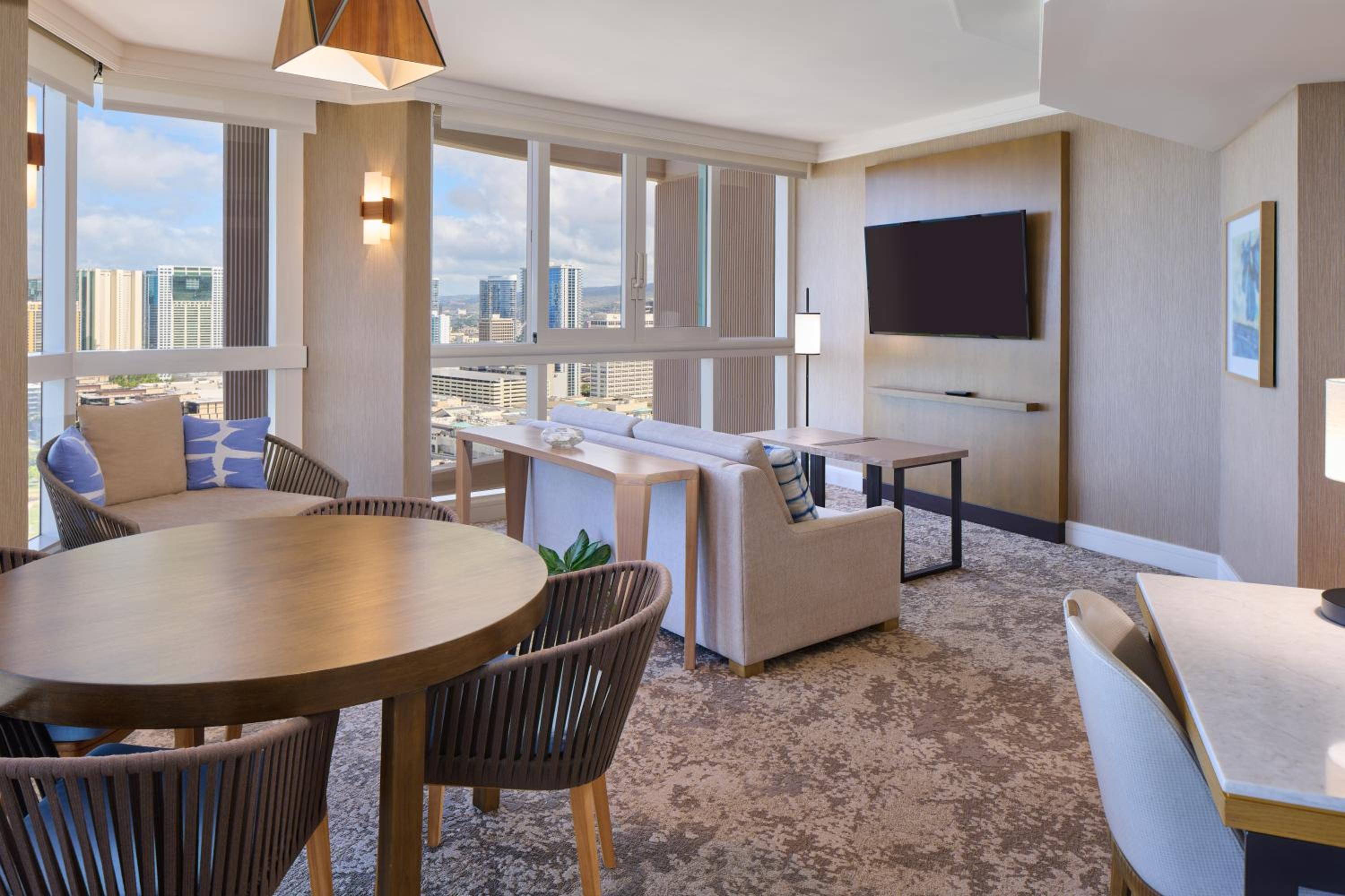 Oceanfront 1 Bedroom Suite - 1 King - Photo 4