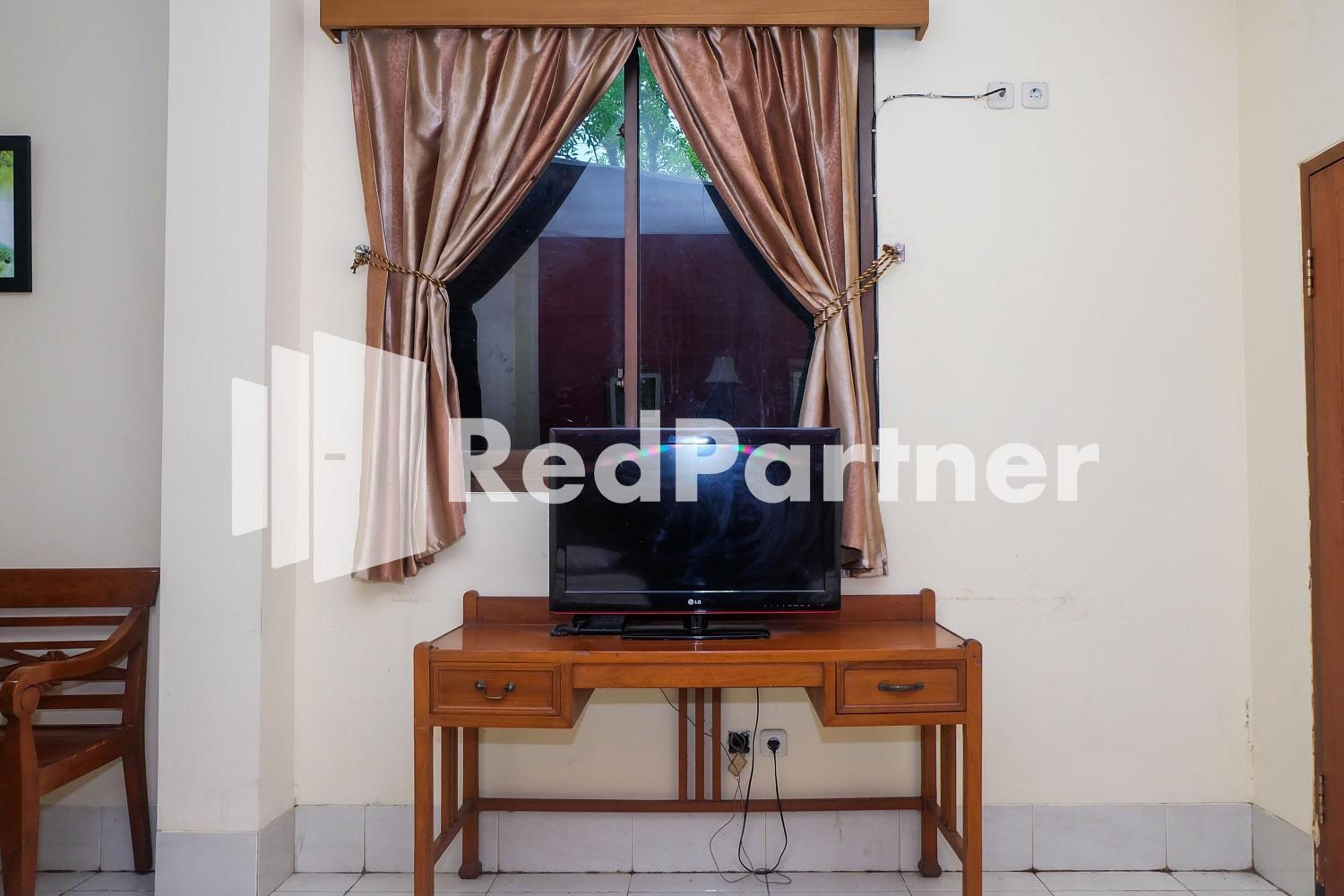 Deluxe Twin Room - Photo 11