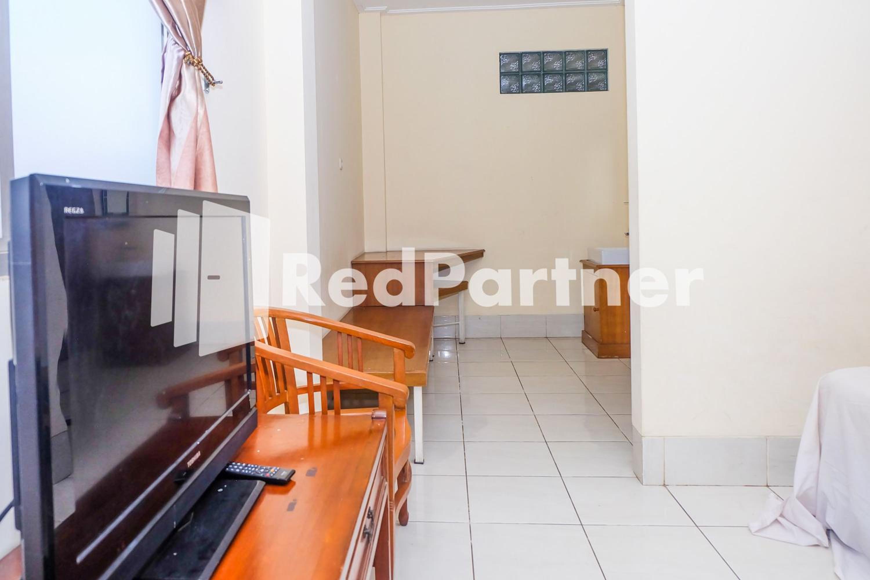 Deluxe Double Room - Photo 11