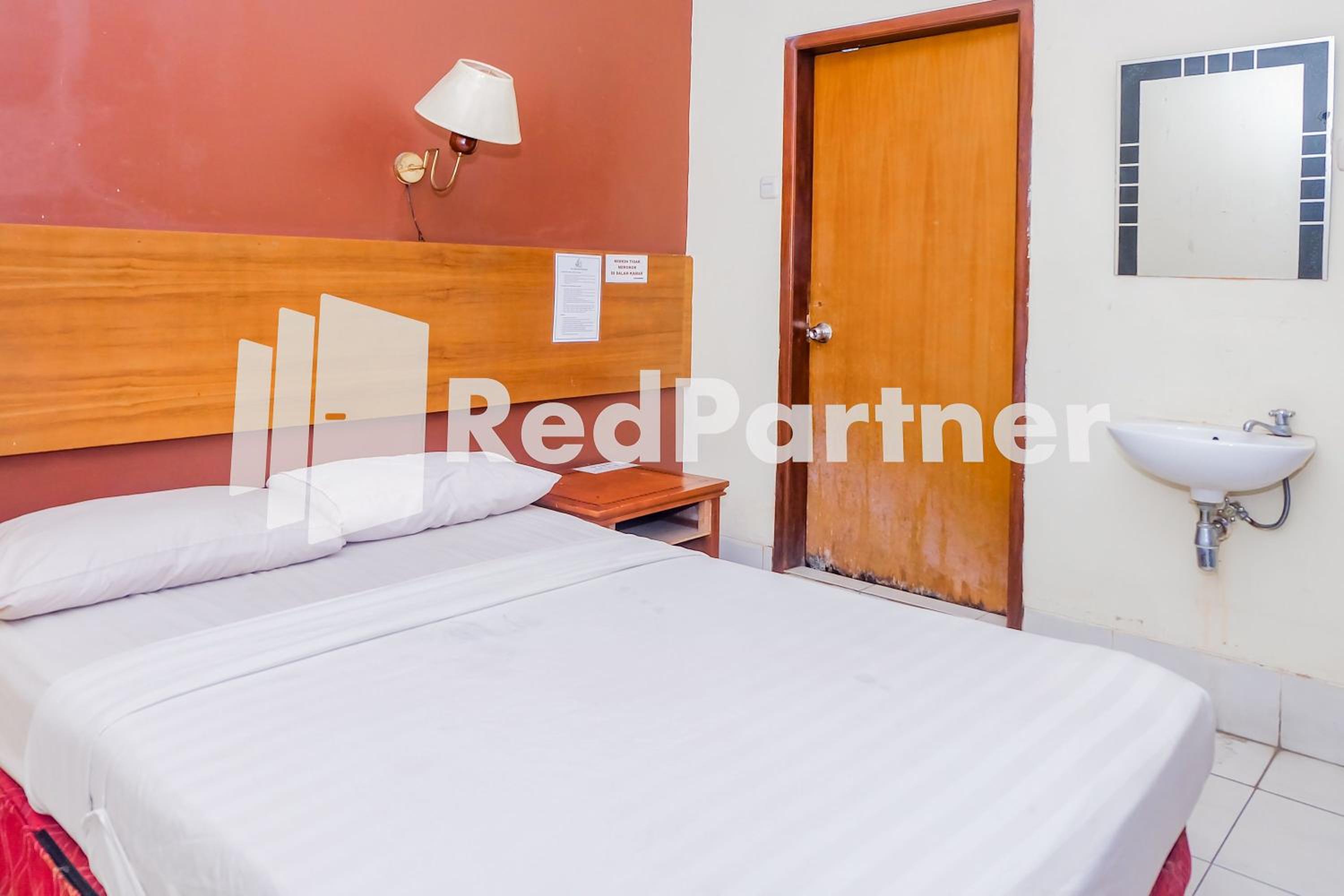 Standard Double Room - Photo 8