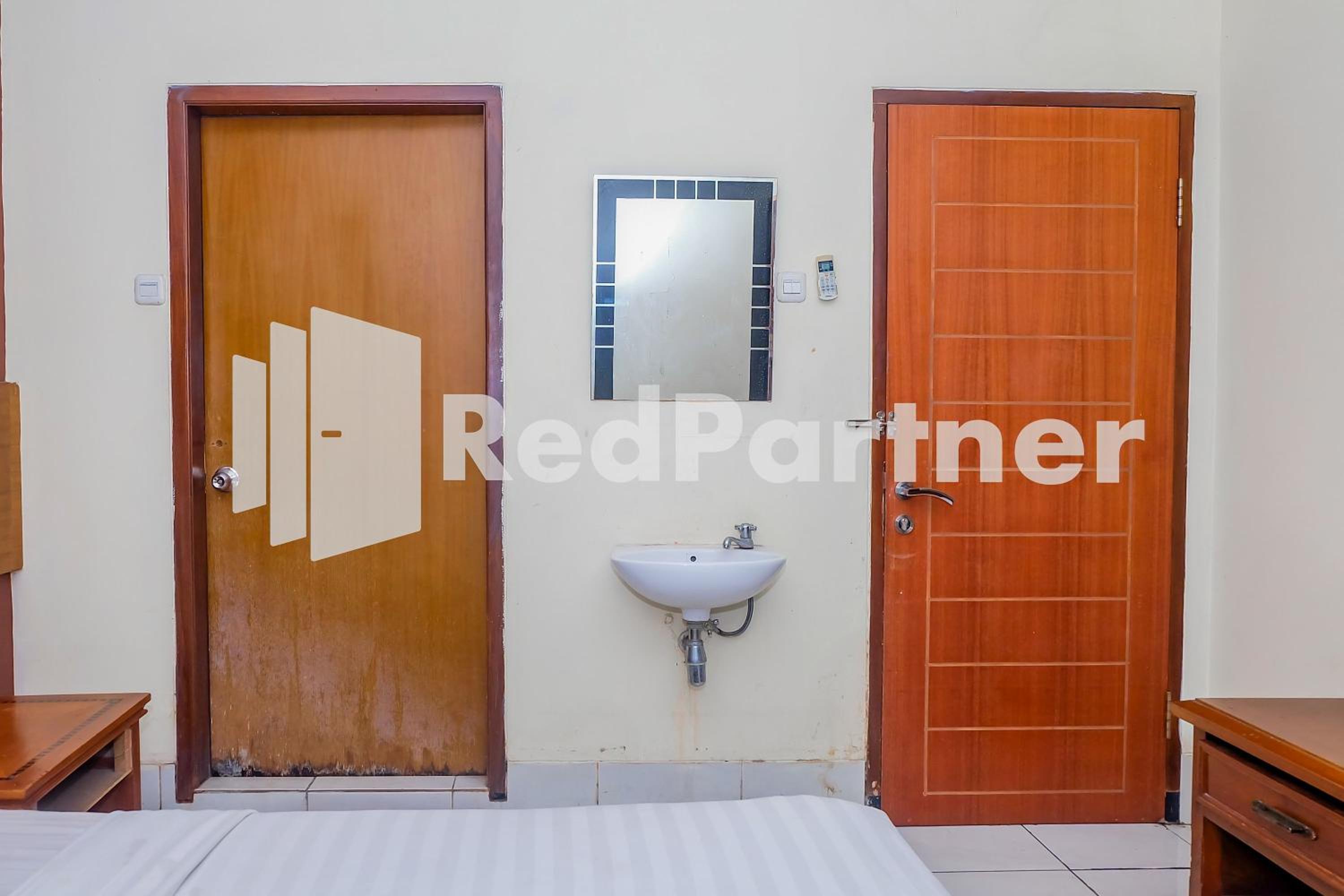 Standard Double Room - Photo 7