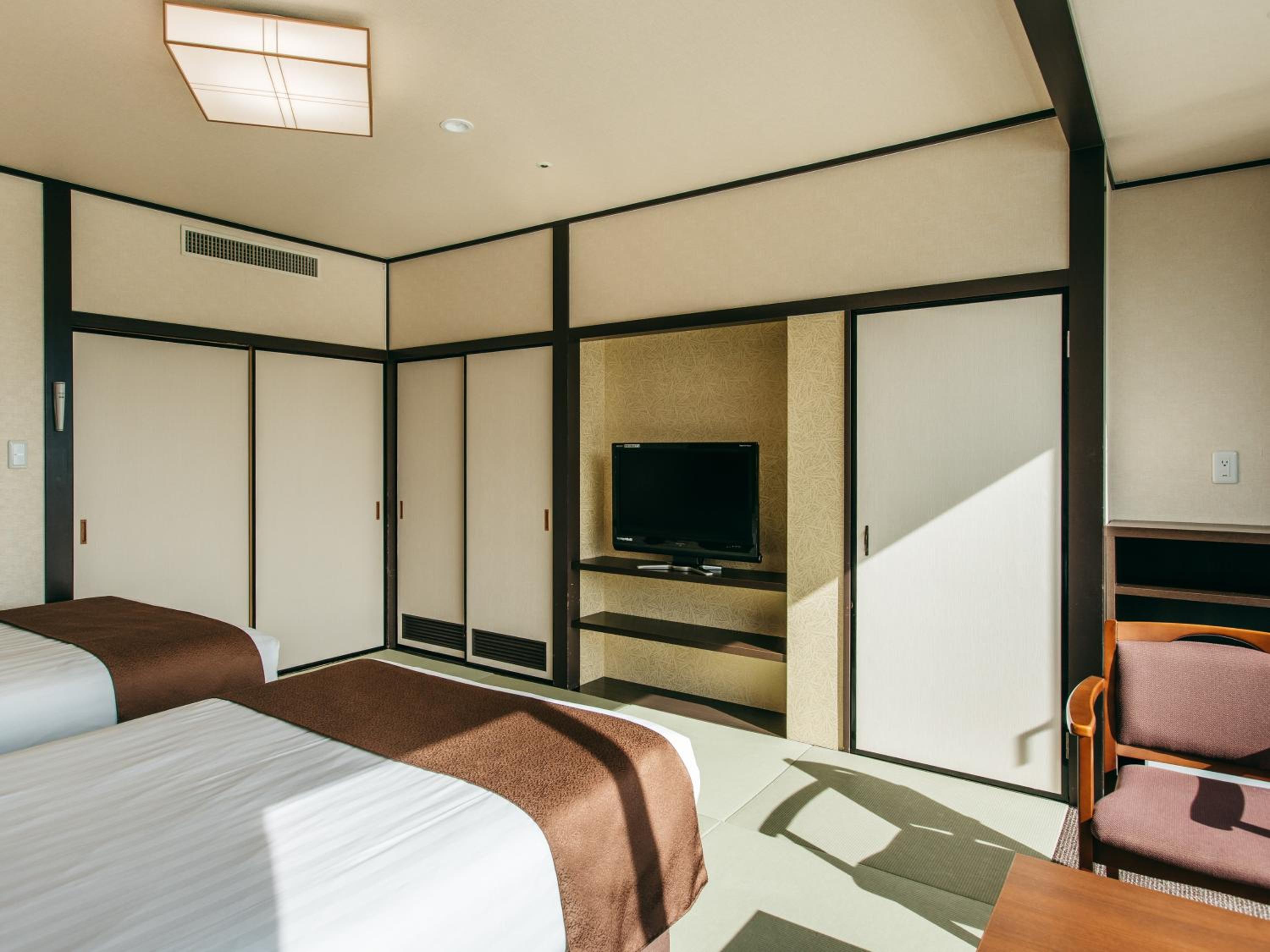 Japanese-Style Room with Twin Bed photo 3
