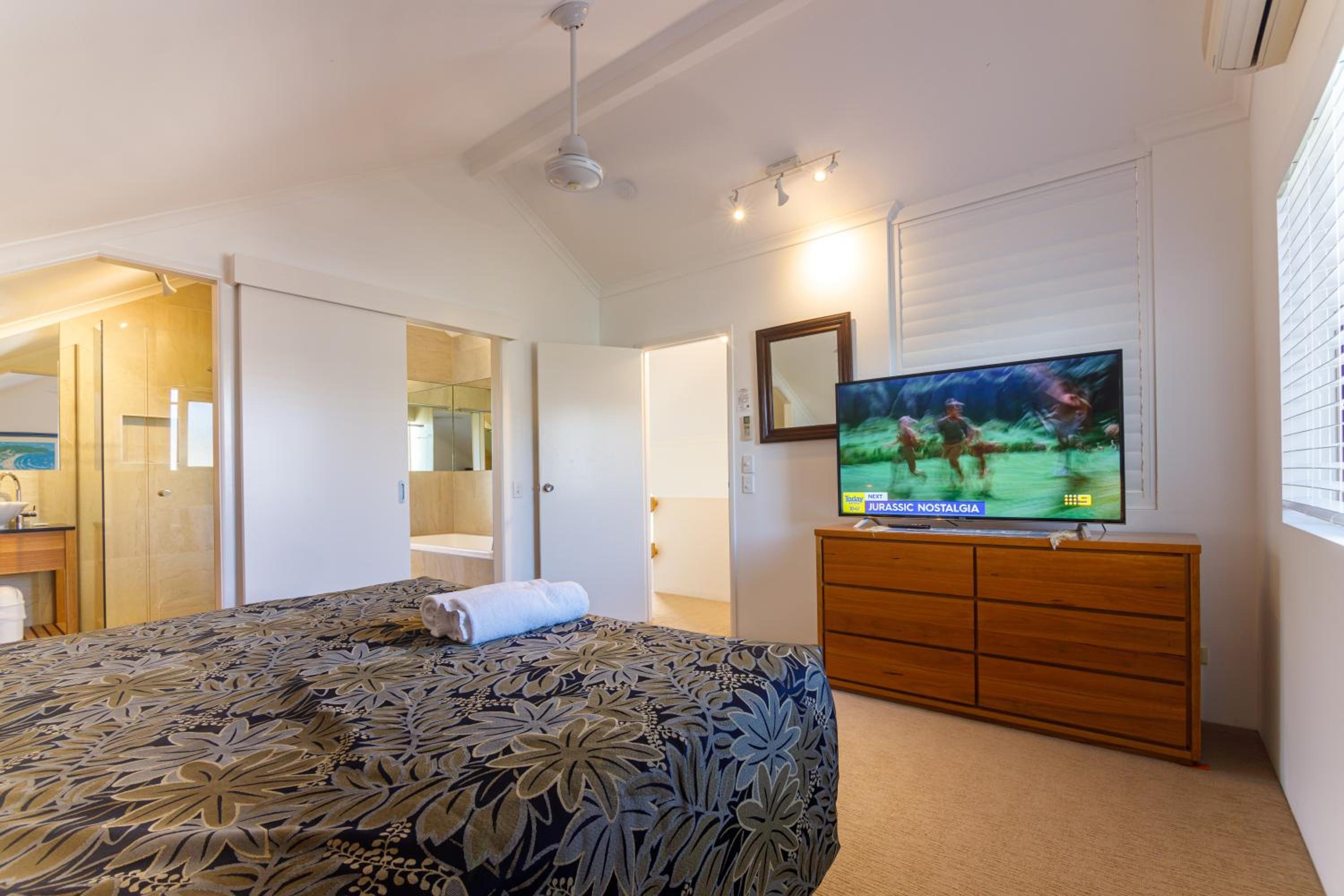 Three-Bedroom Villa photo 2