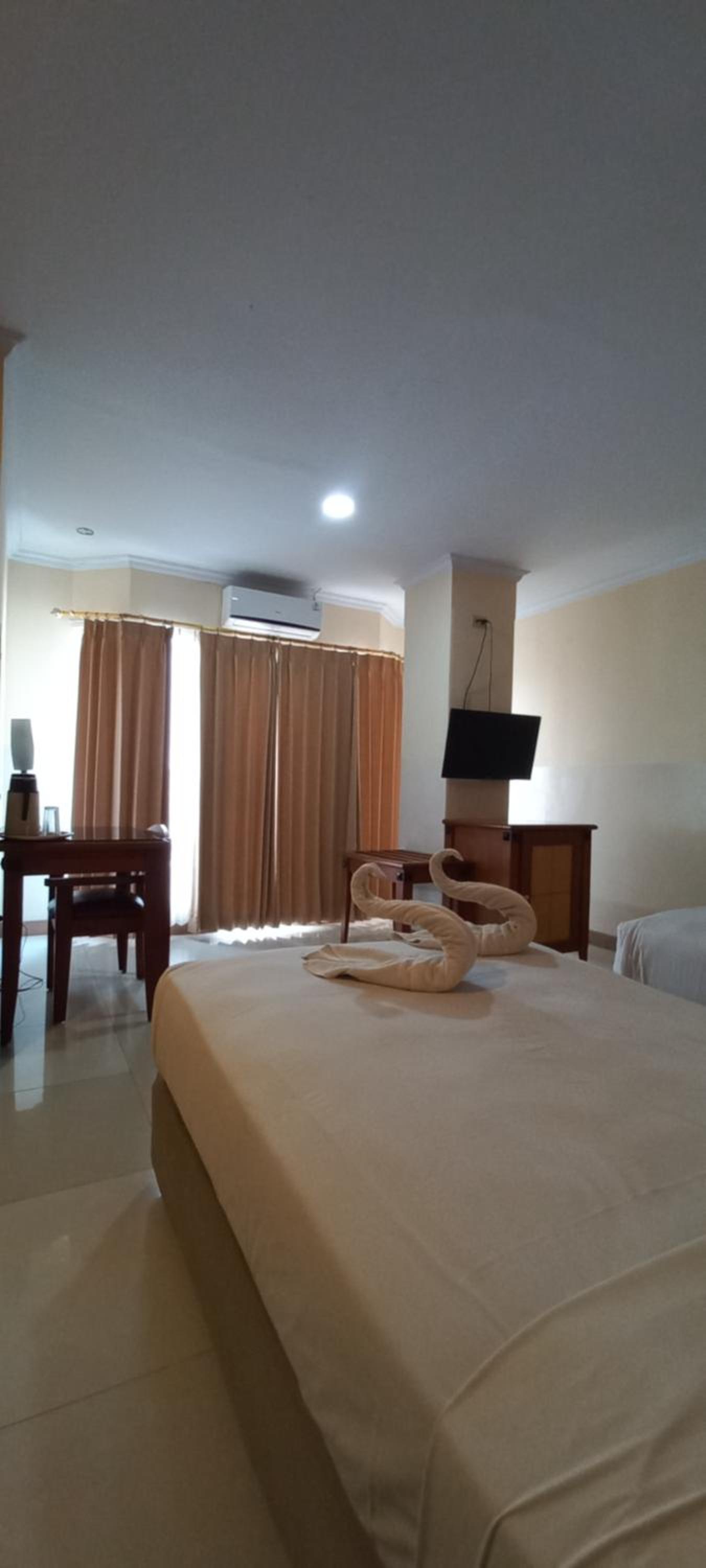 Deluxe Twin Room - Photo 8