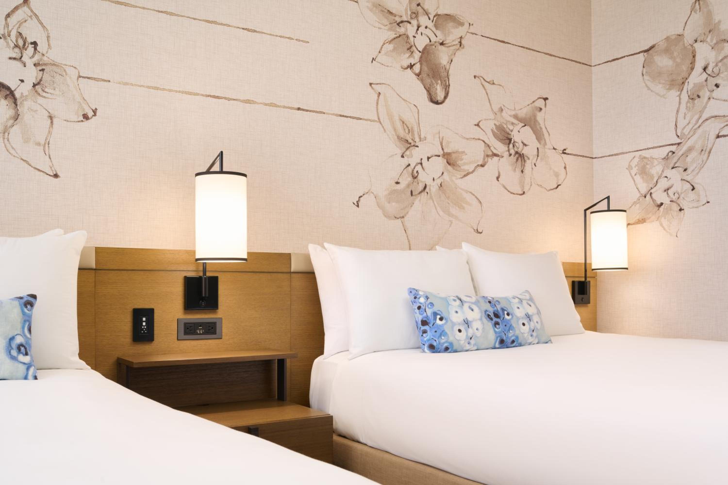 Oceanfront Room - 2 Queens - Photo 3