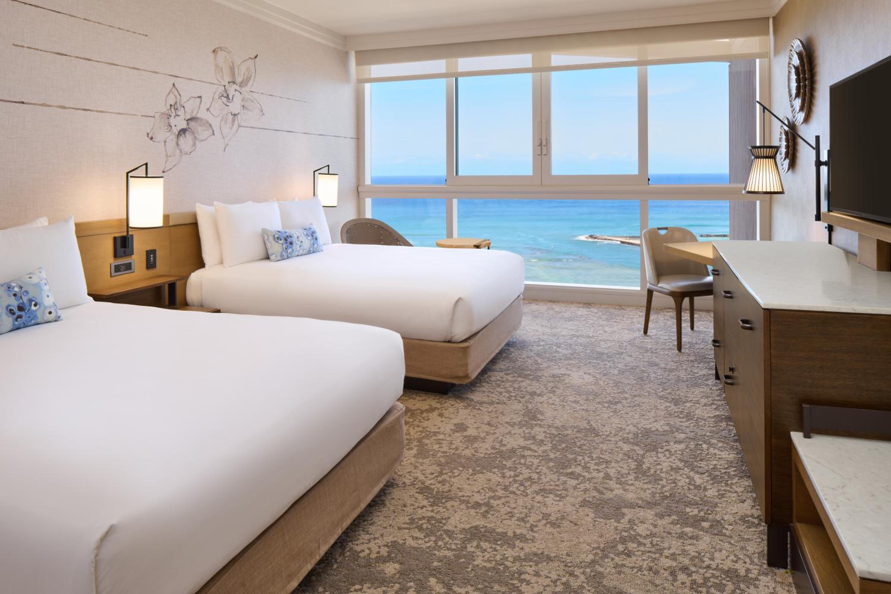 Oceanfront Premier - 2 Queens at Prince Waikiki in Honolulu