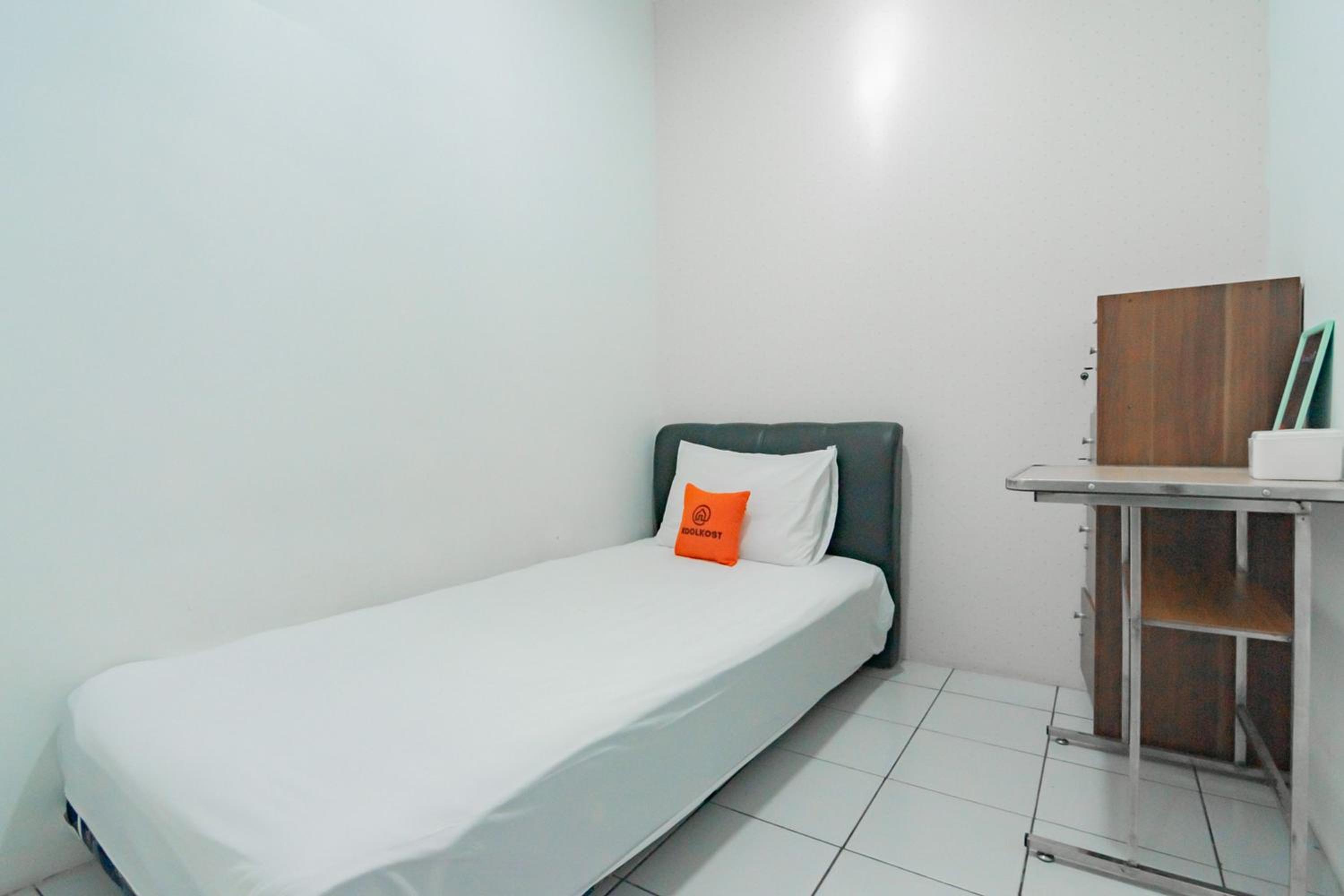 Budget Single Room