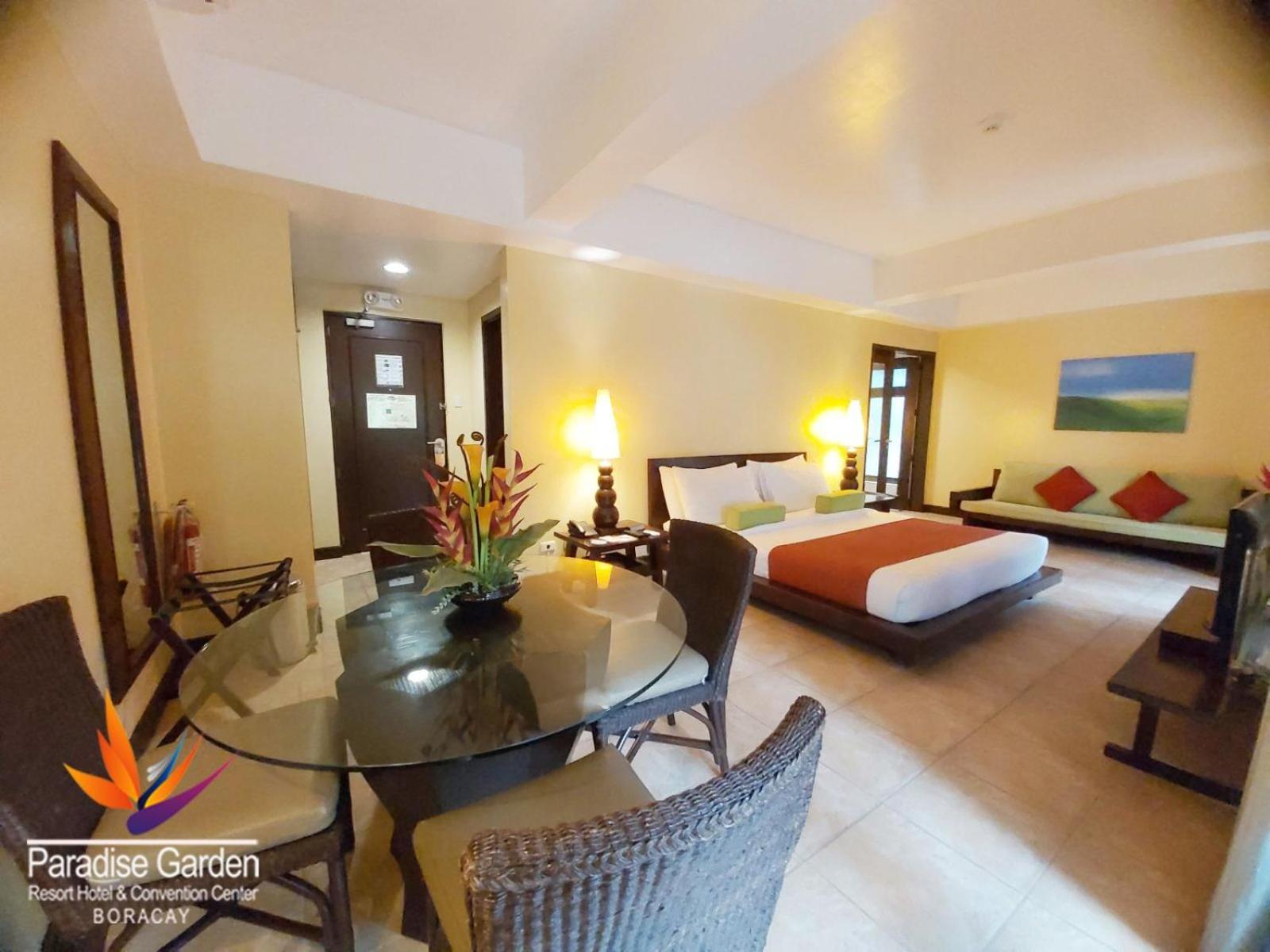 Premier Wing Deluxe Room - Photo 2