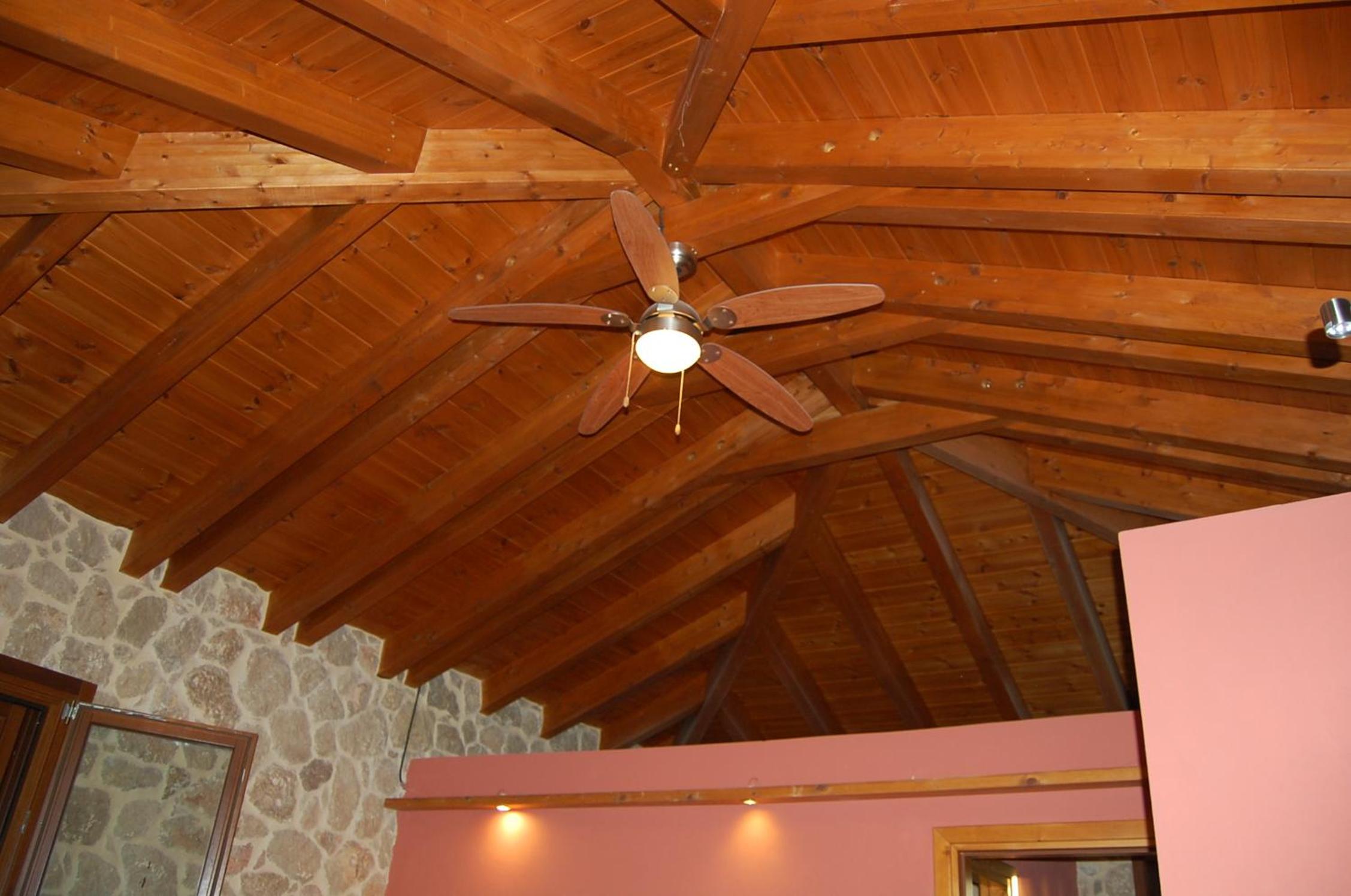 House - Split Level photo 2