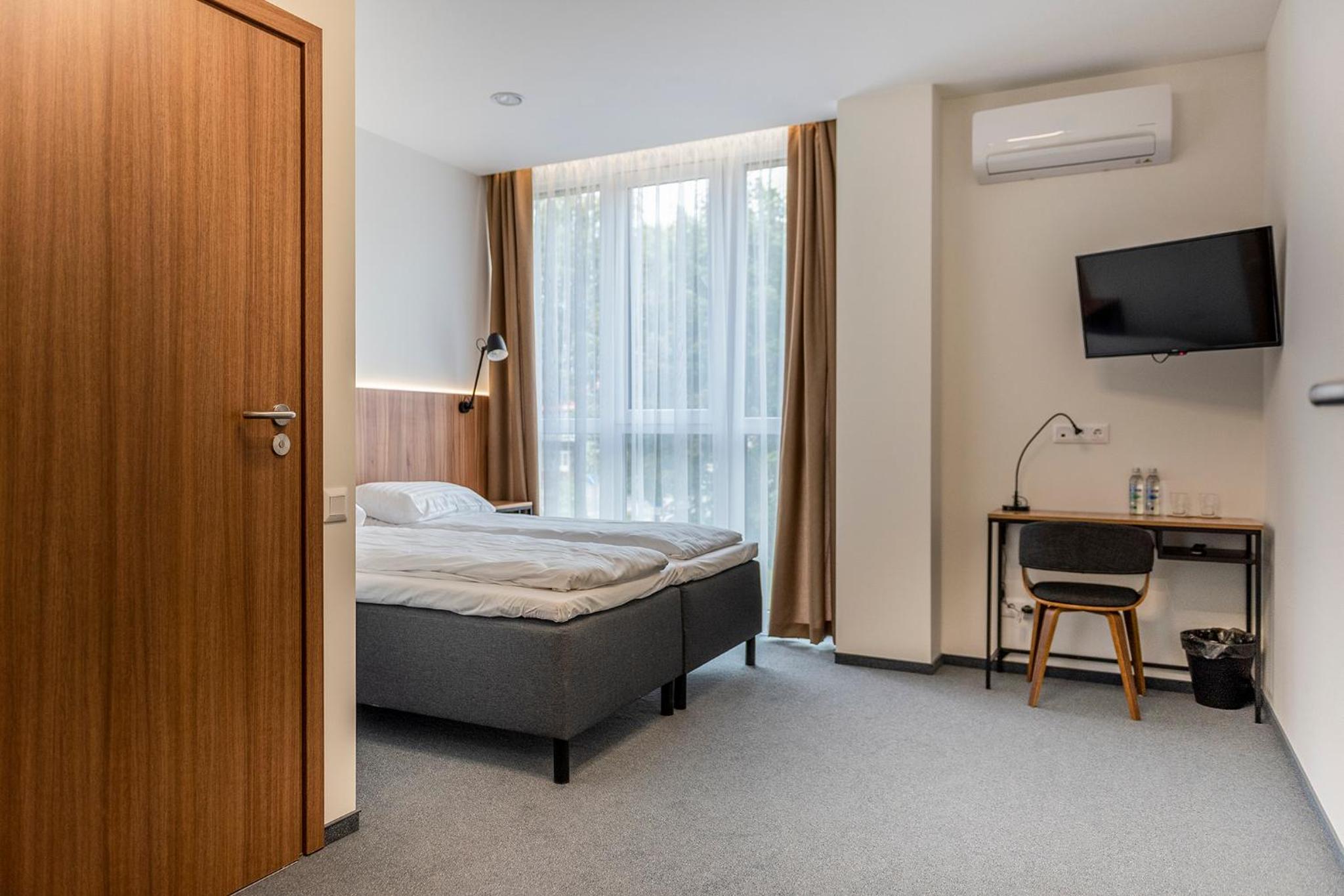 Large Double or Twin Room - Photo 4