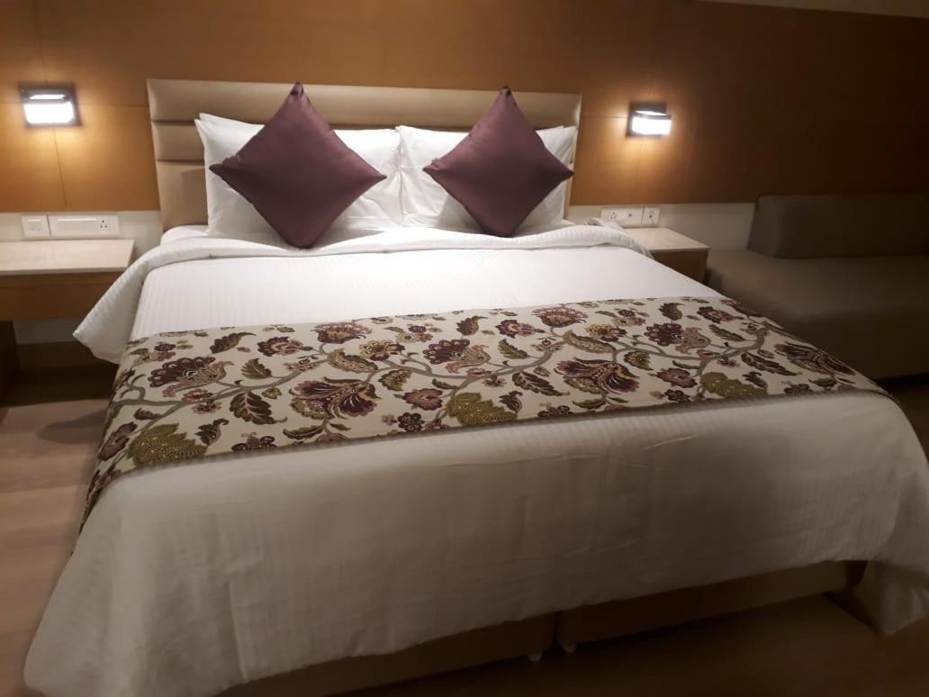 Deluxe Room - King Size Bed