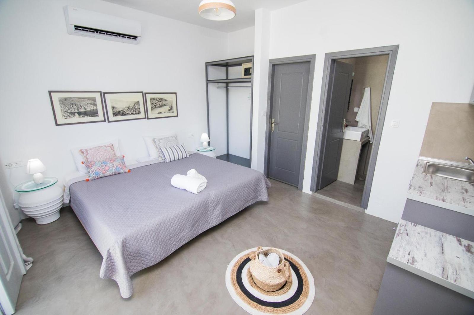 Budget Double Room photo 2