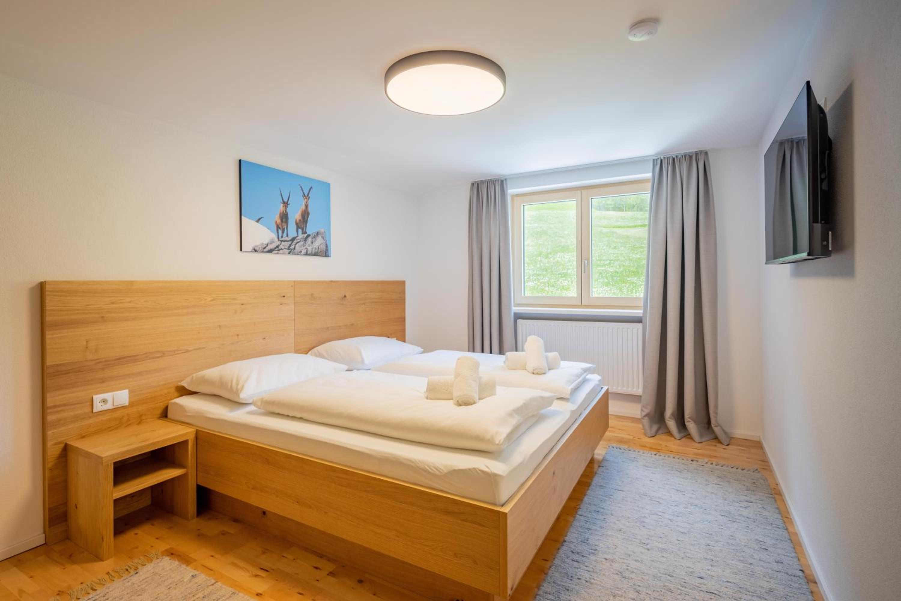 One-Bedroom Apartment with Shower photo 1