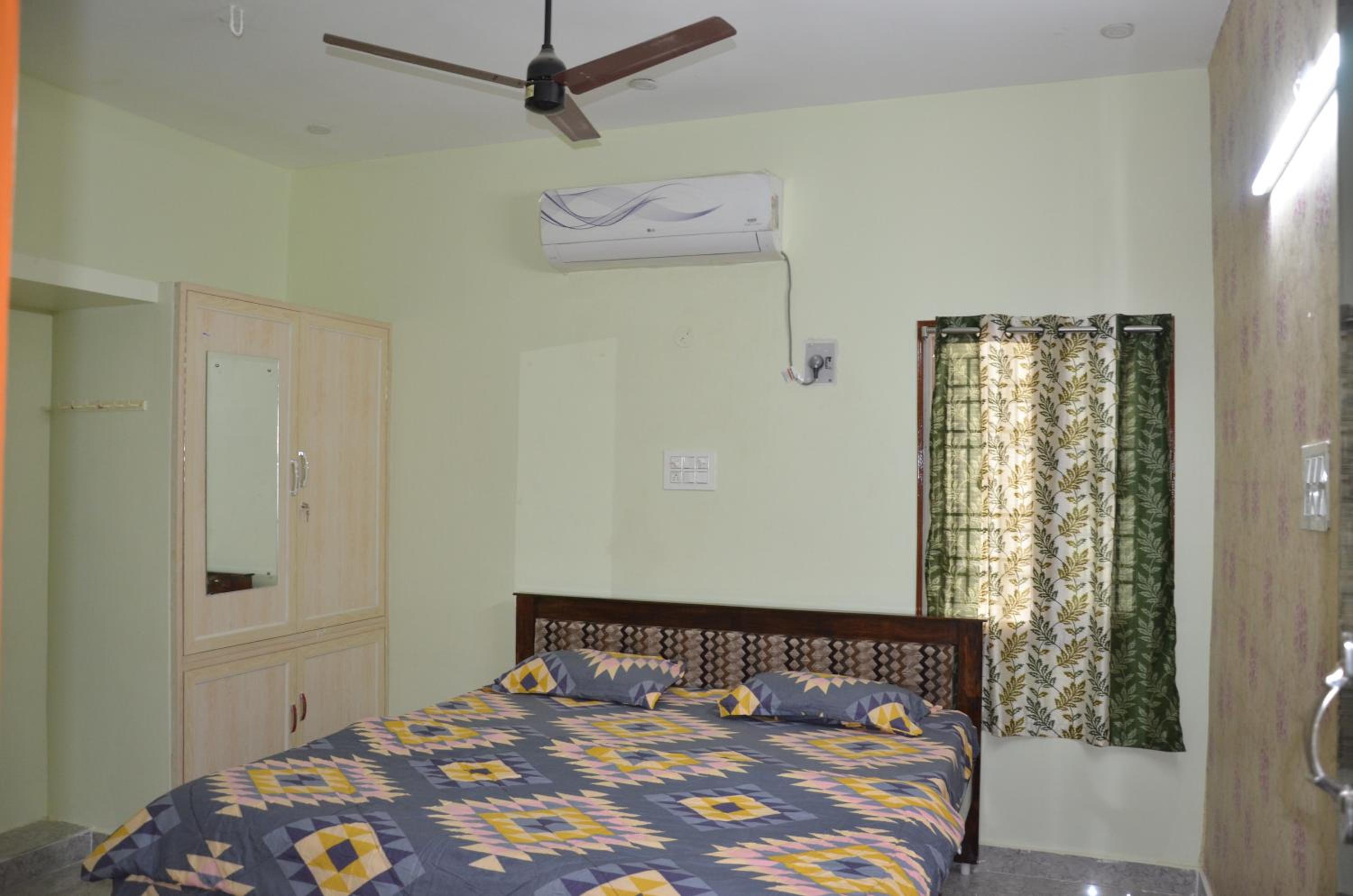 Deluxe Double or Twin Room photo 1