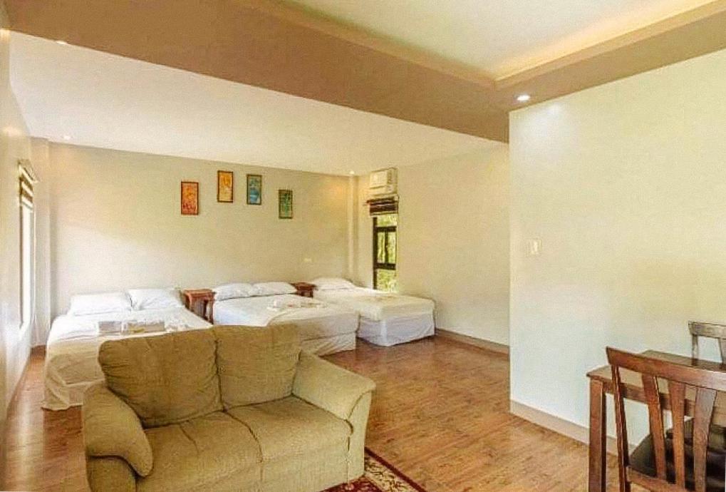 Family Room - Photo 3