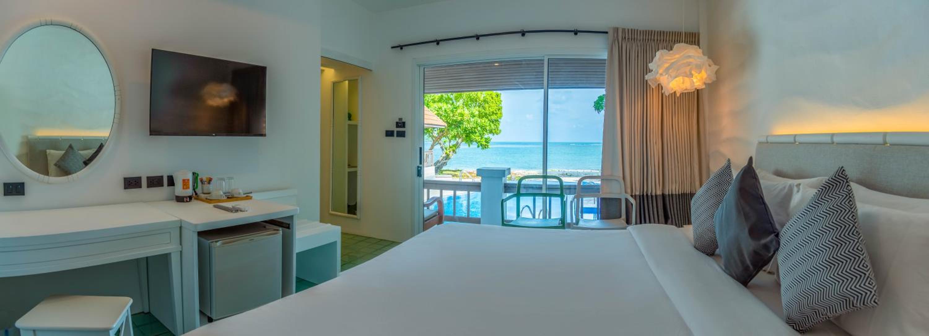 Villa - Beach Front - Photo 1