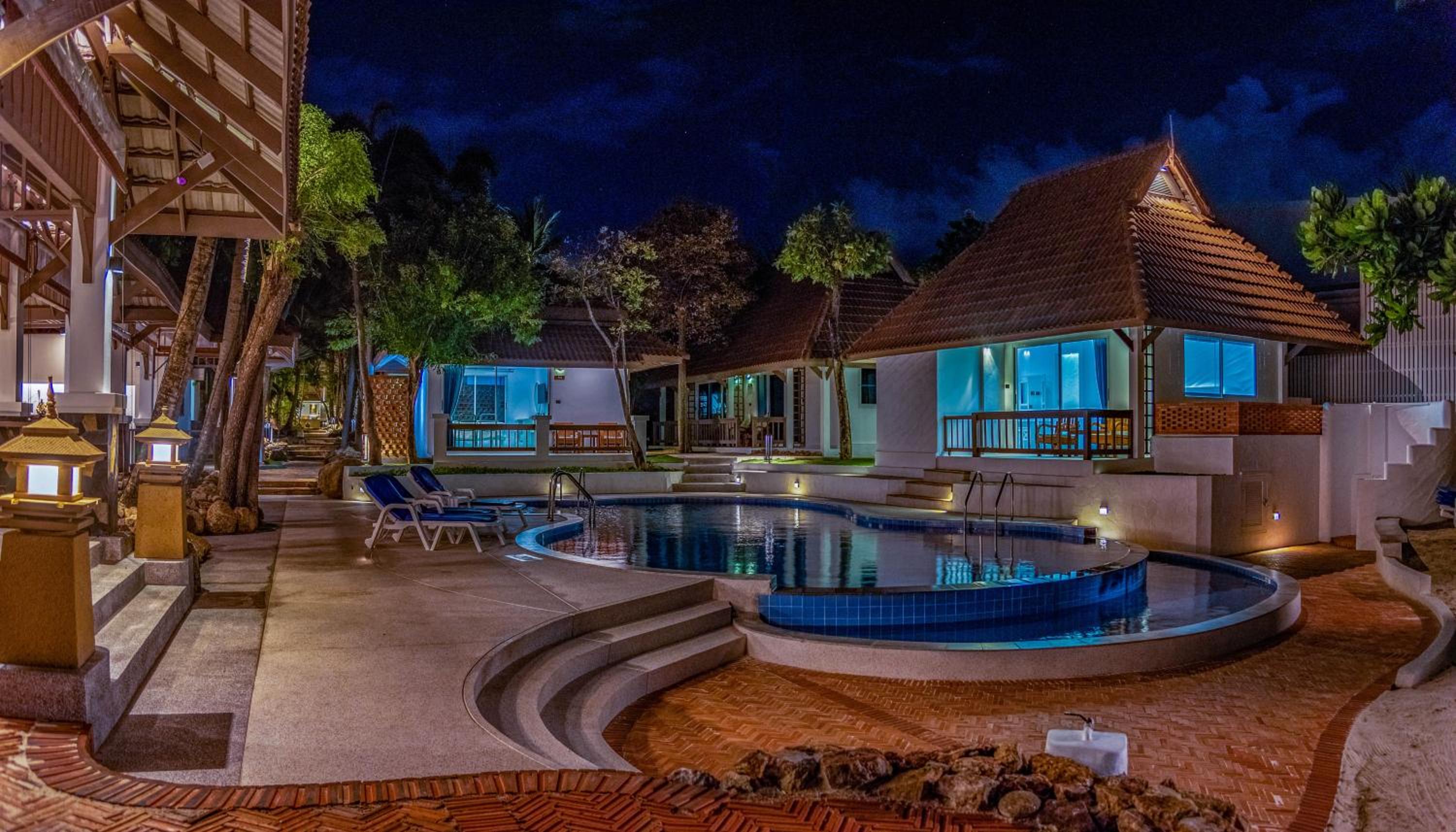 Villa - Beach Front - Photo 2