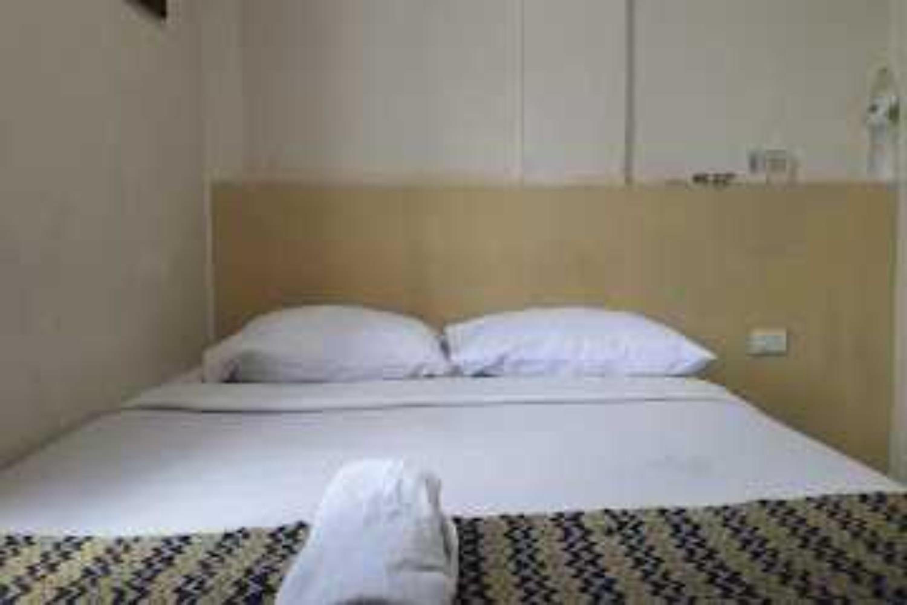 Deluxe King Room - Photo 4