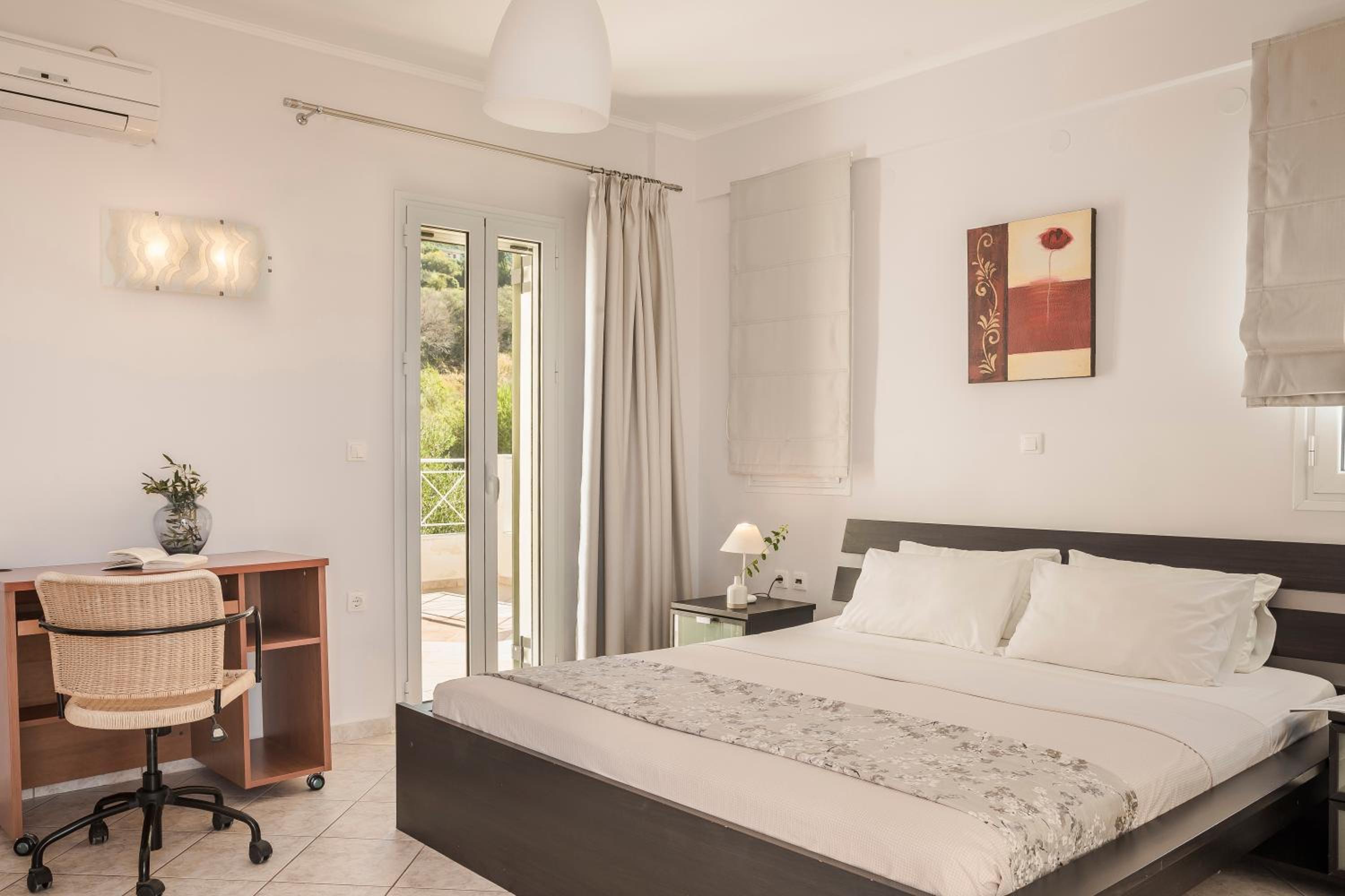 Three-Bedroom Villa photo 1
