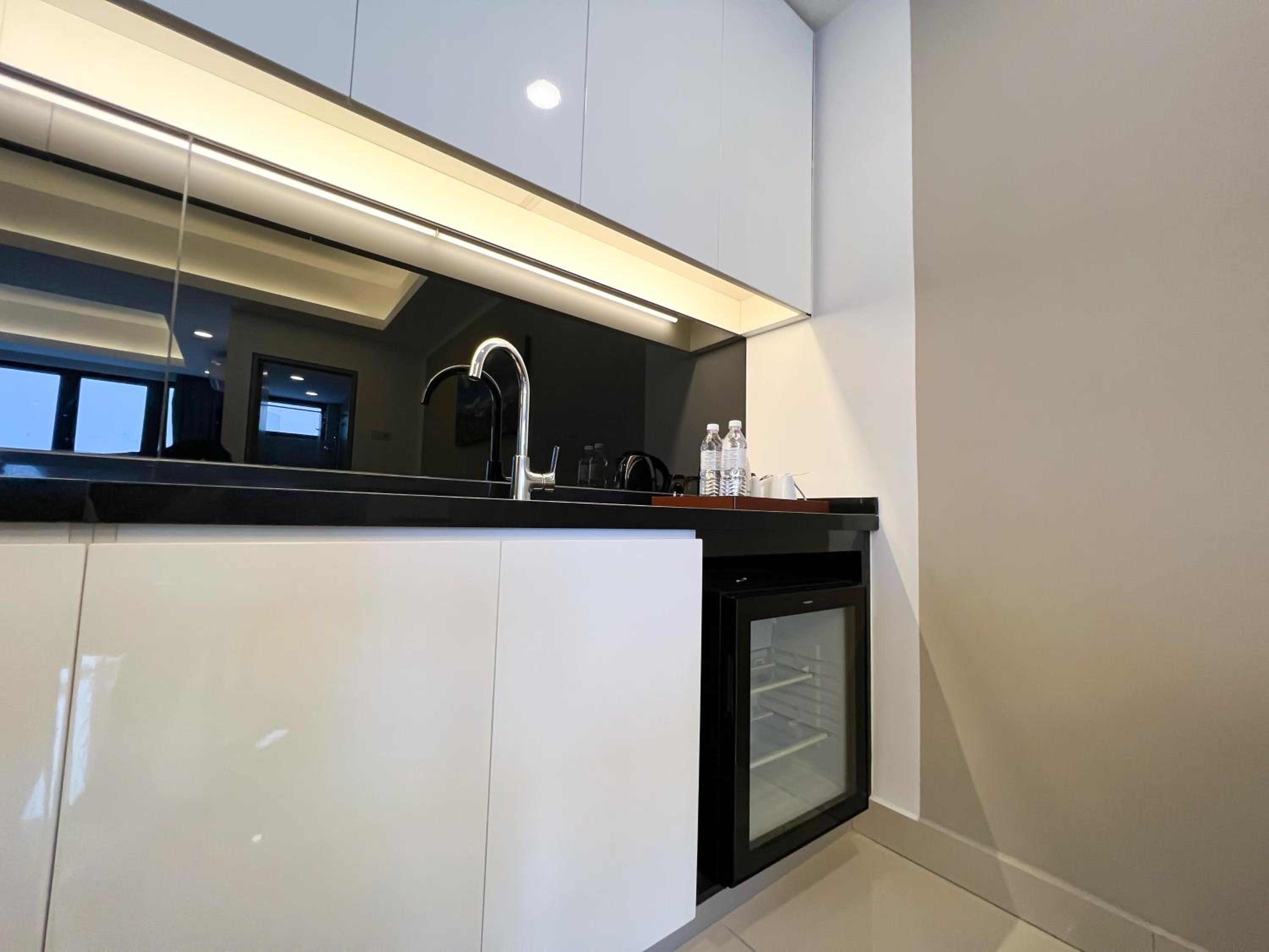 Standard Studio - Photo 17
