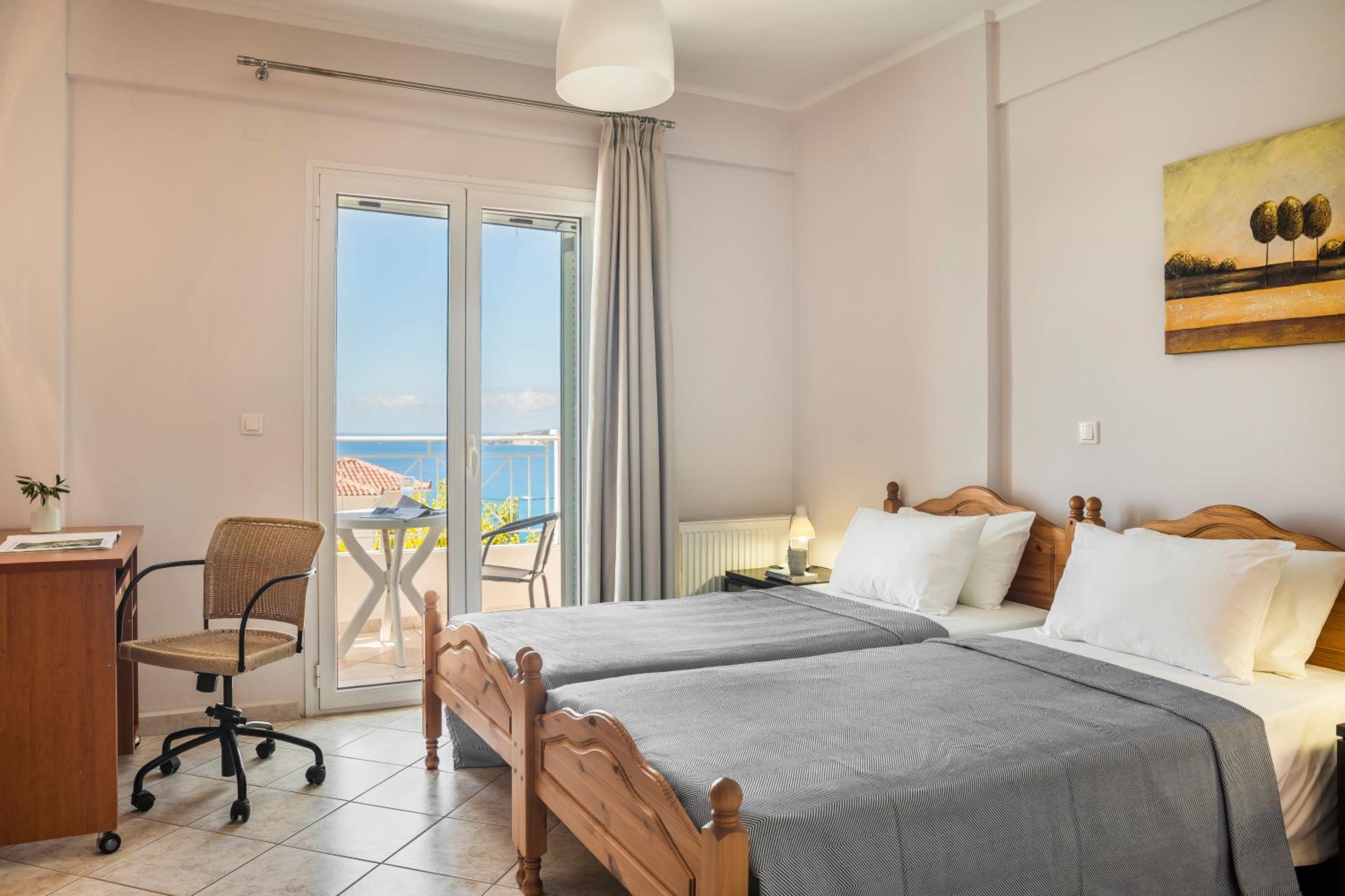 Three-Bedroom Villa photo 2