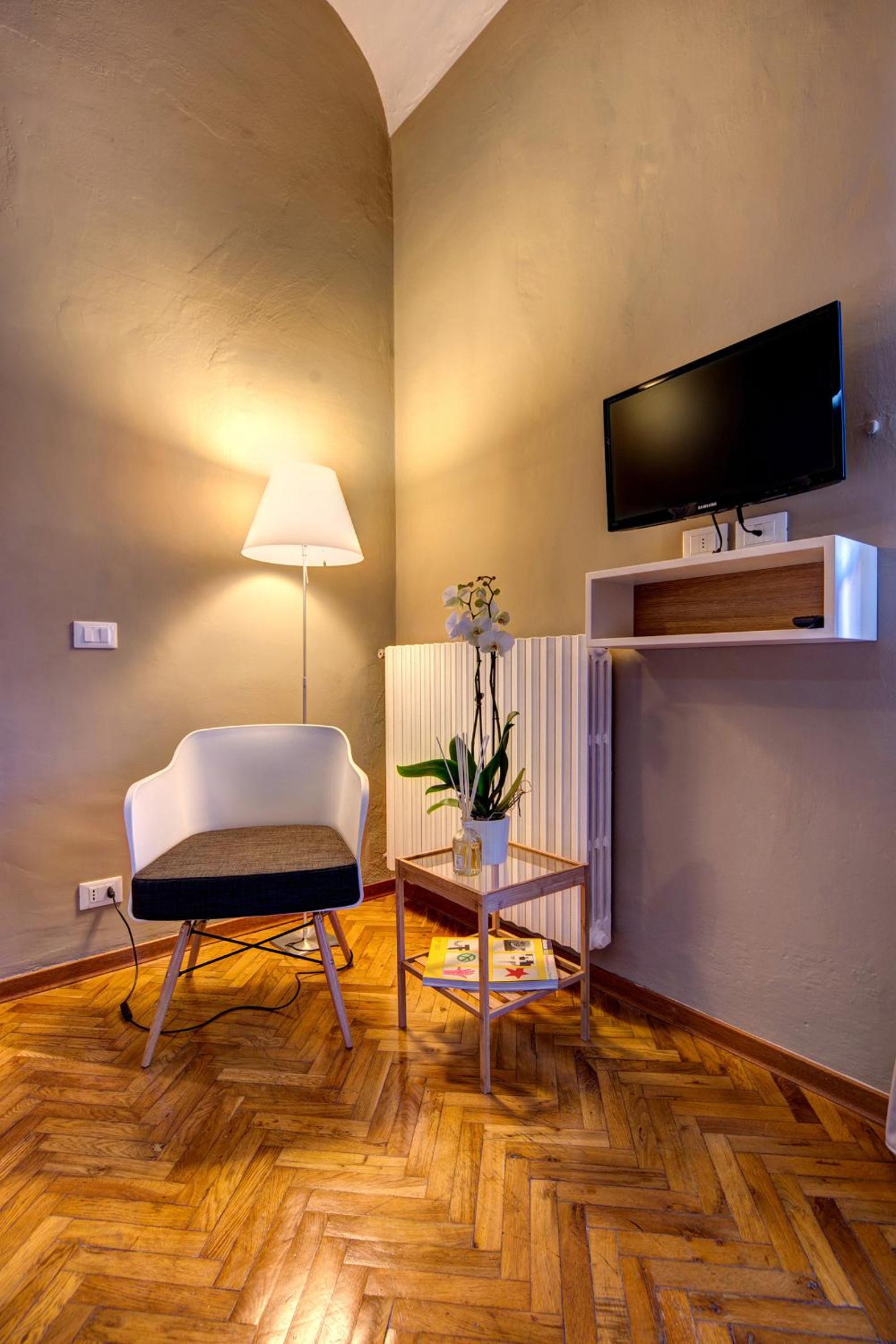 Deluxe Double Room with Balcony photo 2