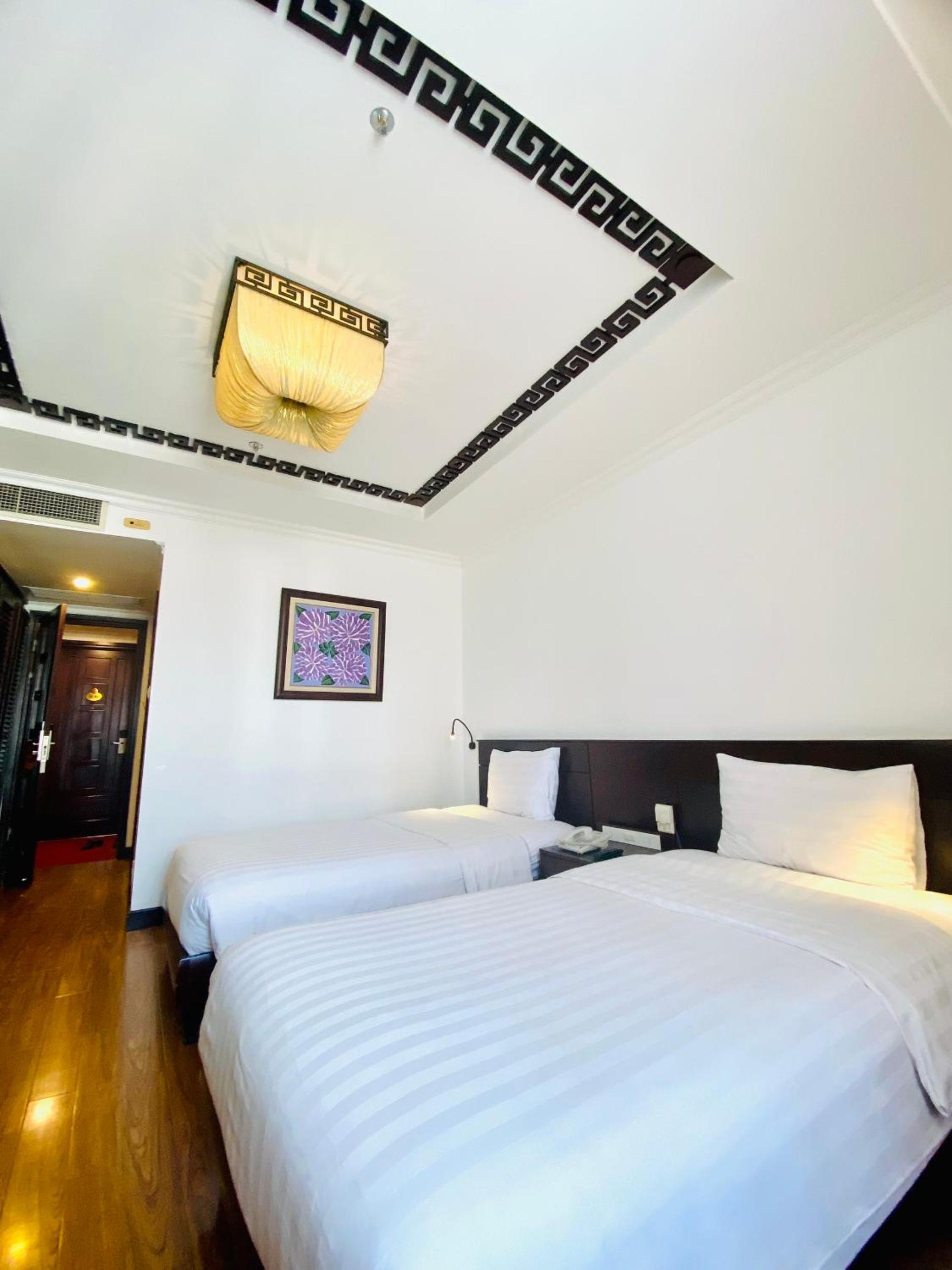 Twin Room with Balcony photo 2