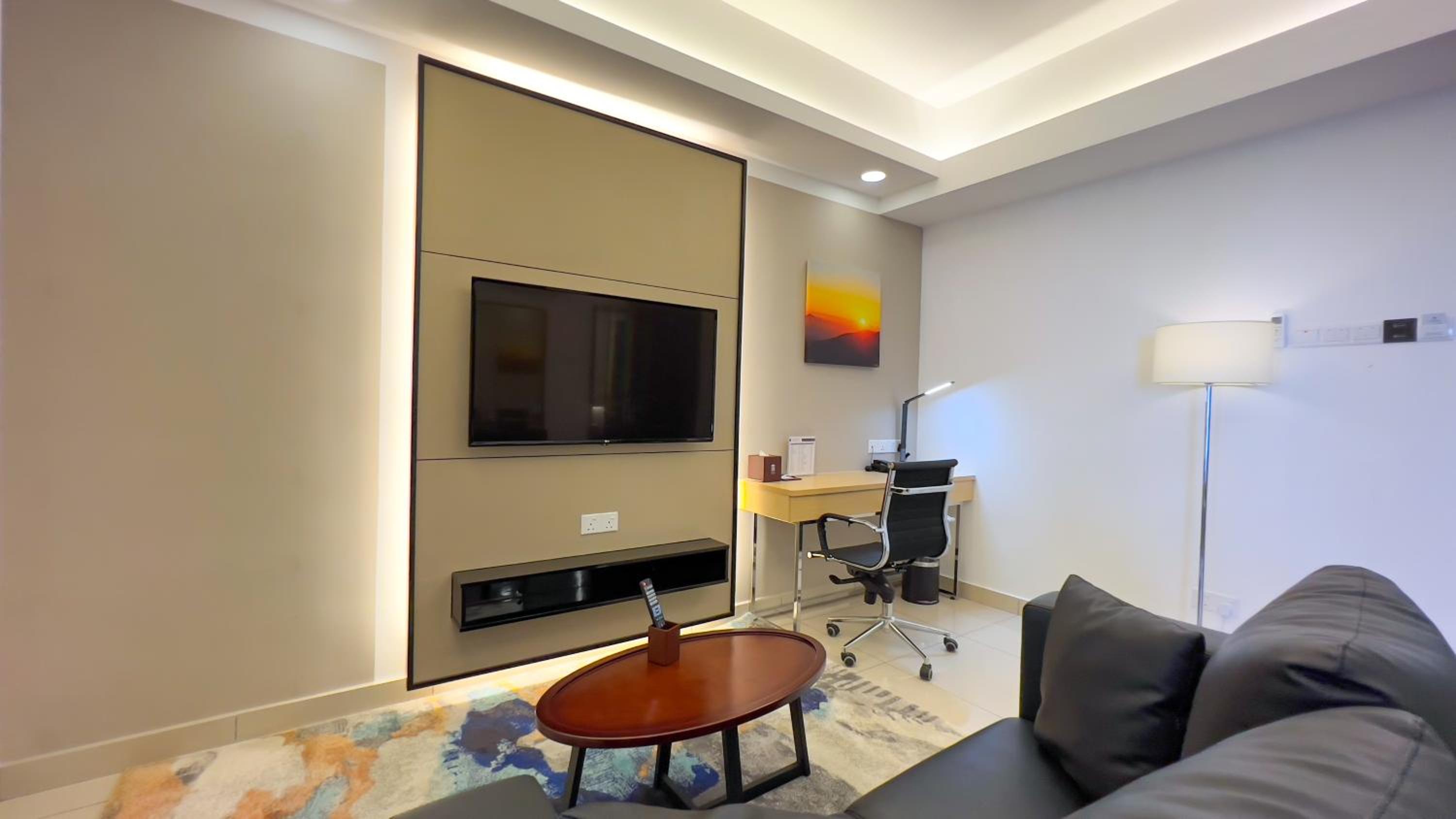 Two-Bedroom Suite - Photo 8