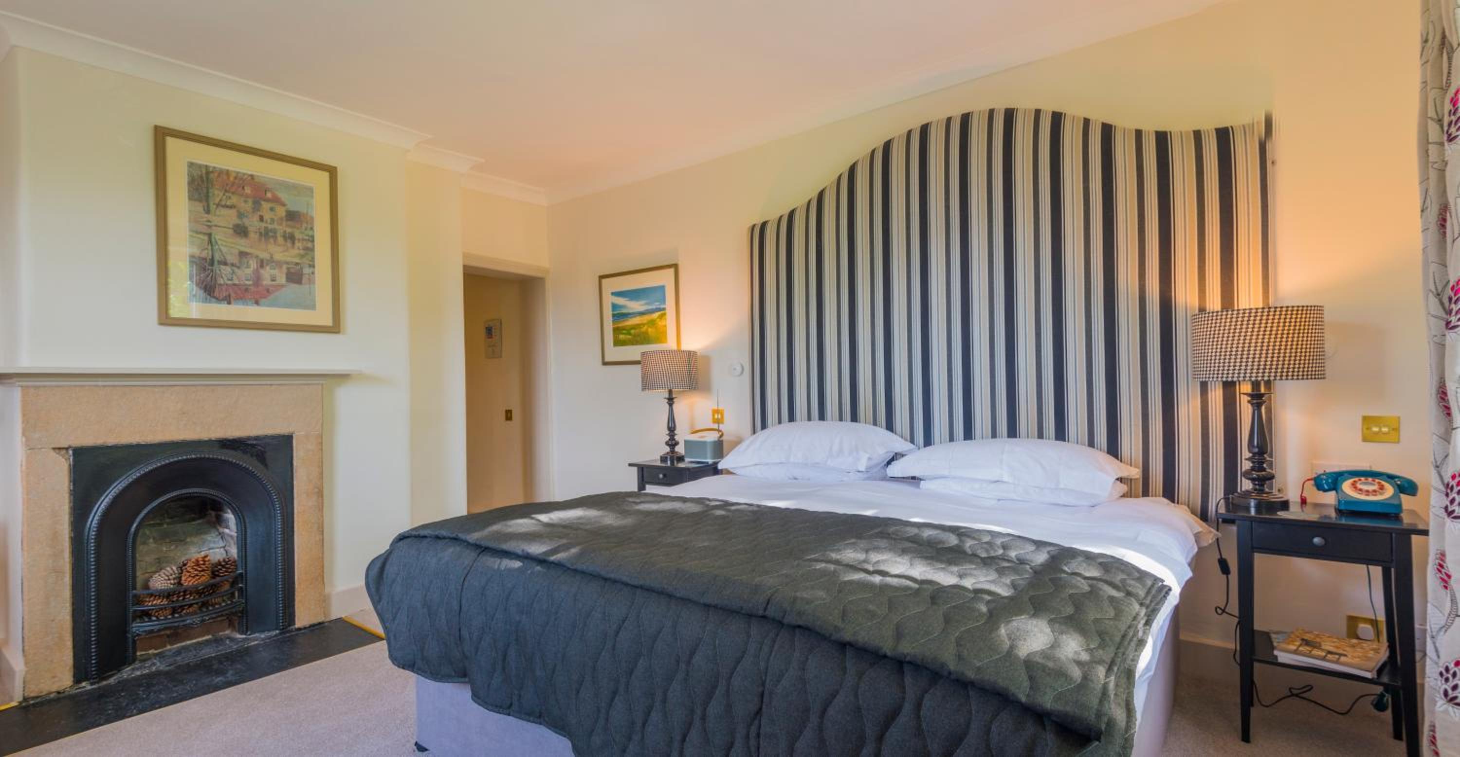 Deluxe Double or Twin Room - Photo 5