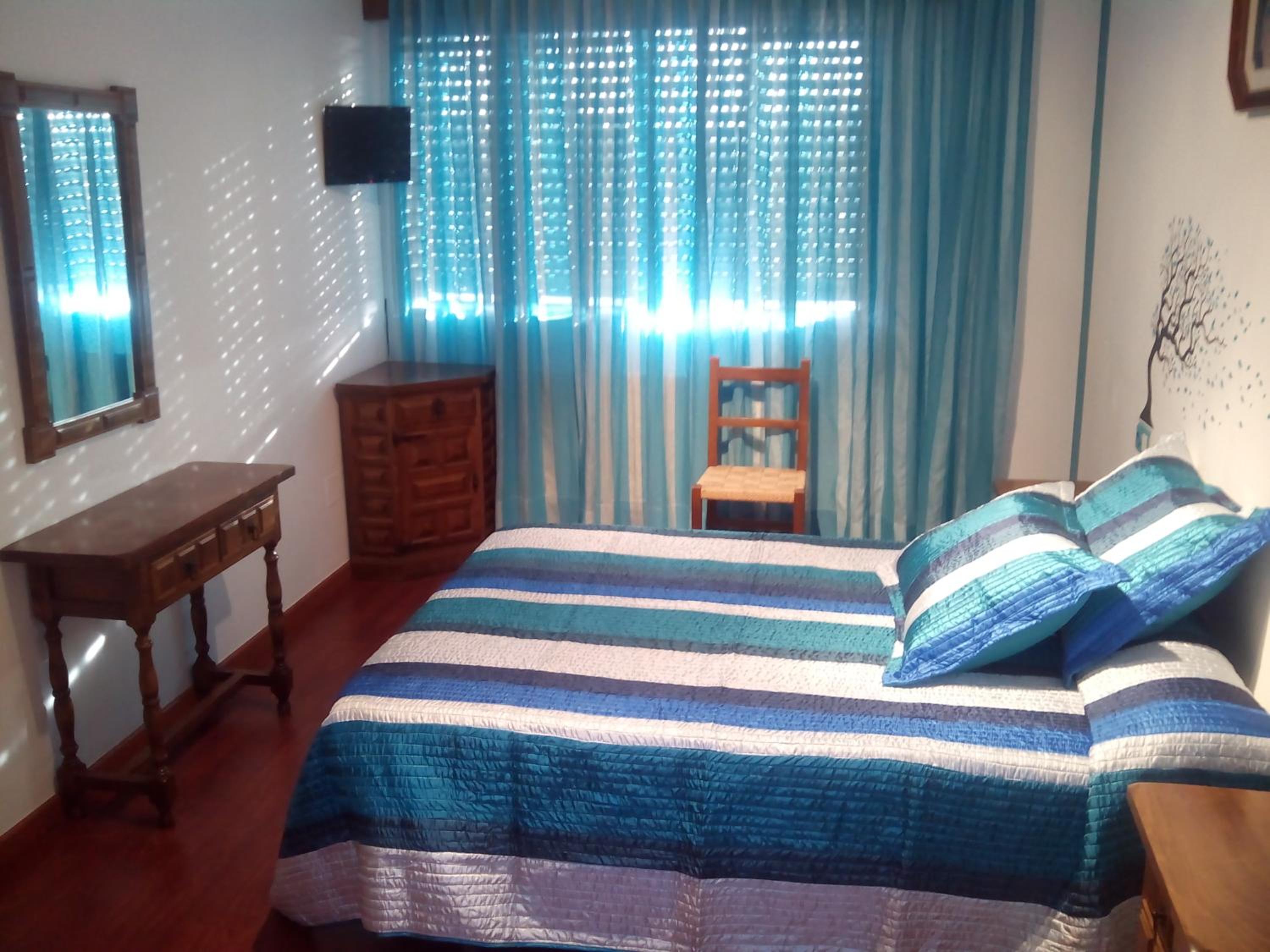 Double or Twin Room - Photo 5