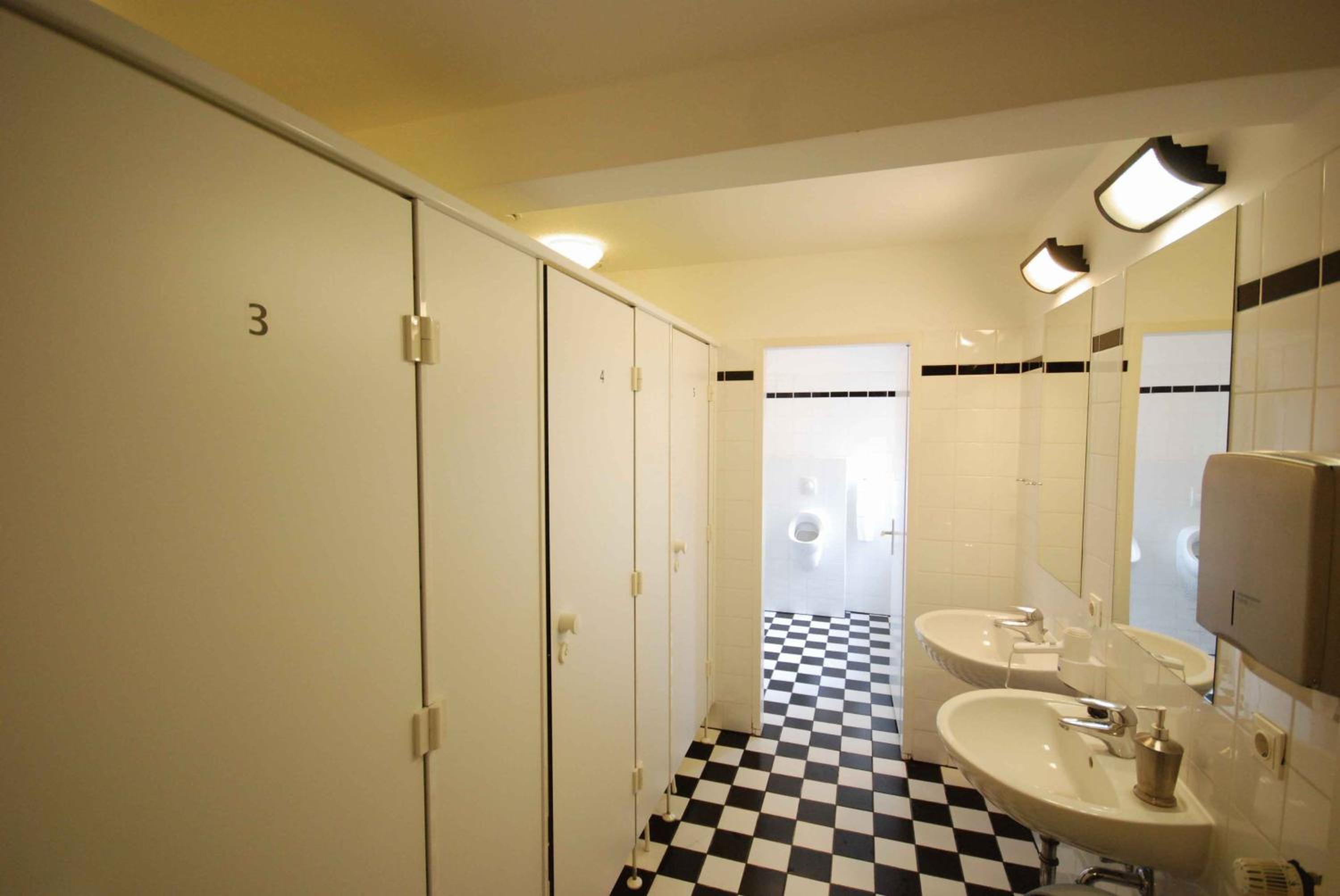 Single Room with Shared Bathroom