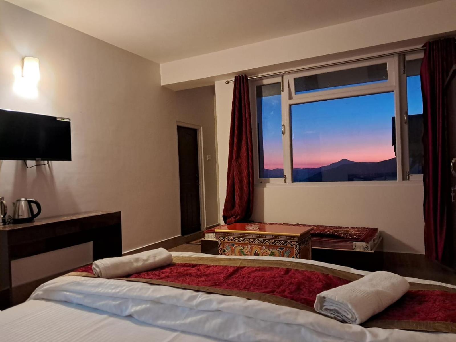 Queen Room with Balcony