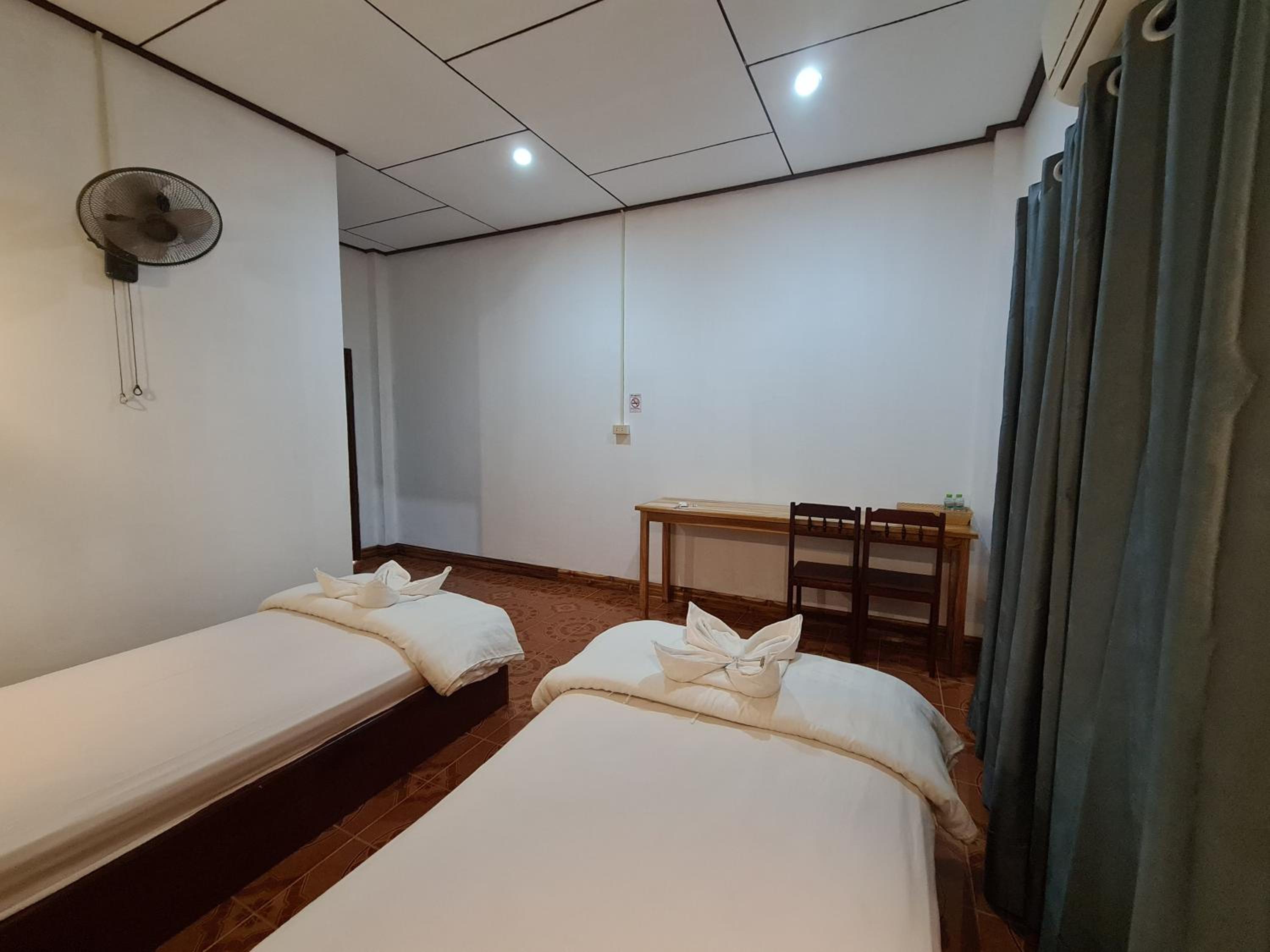 Standard Twin Room photo 2