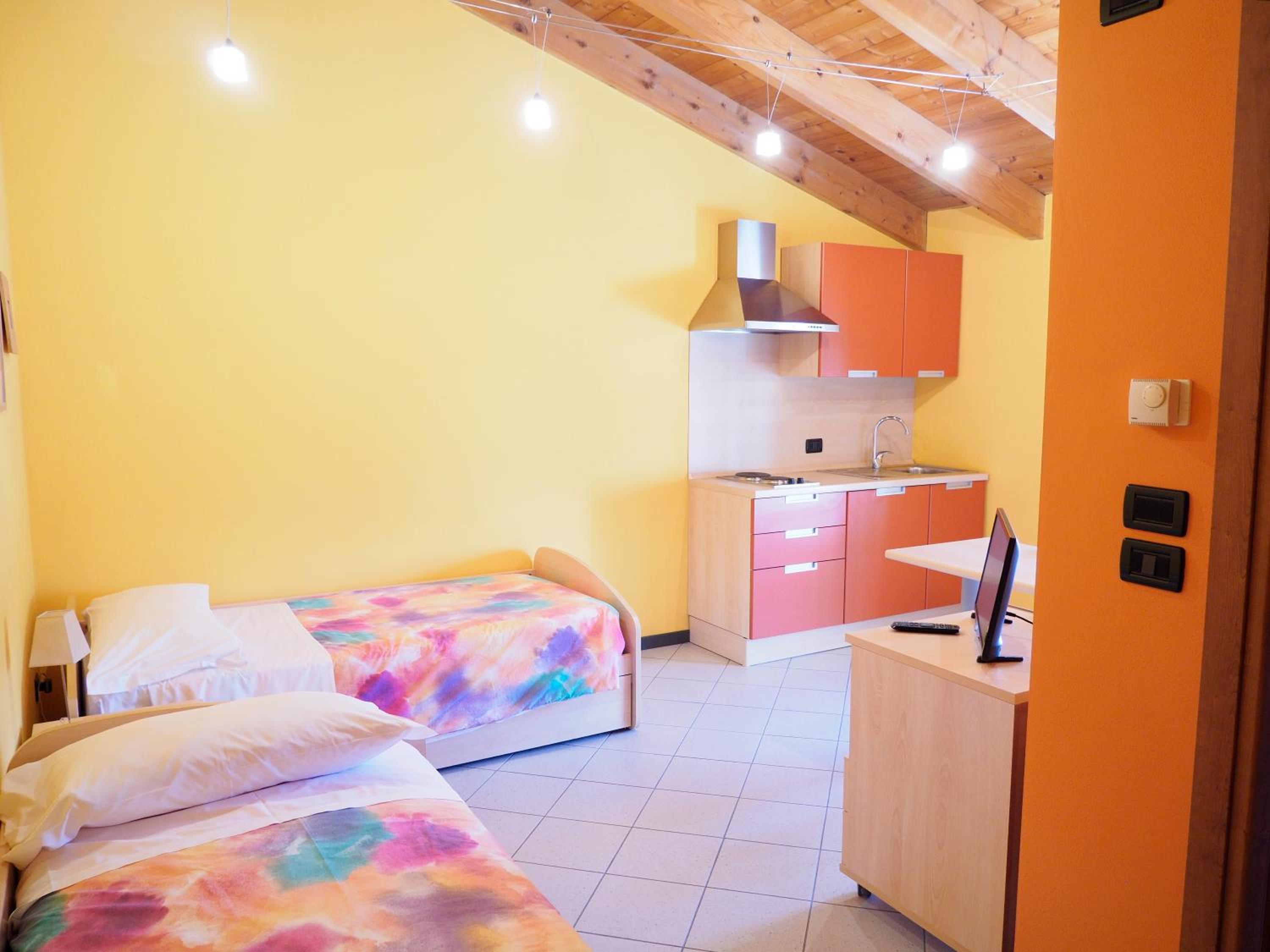 Twin Room - Photo 2
