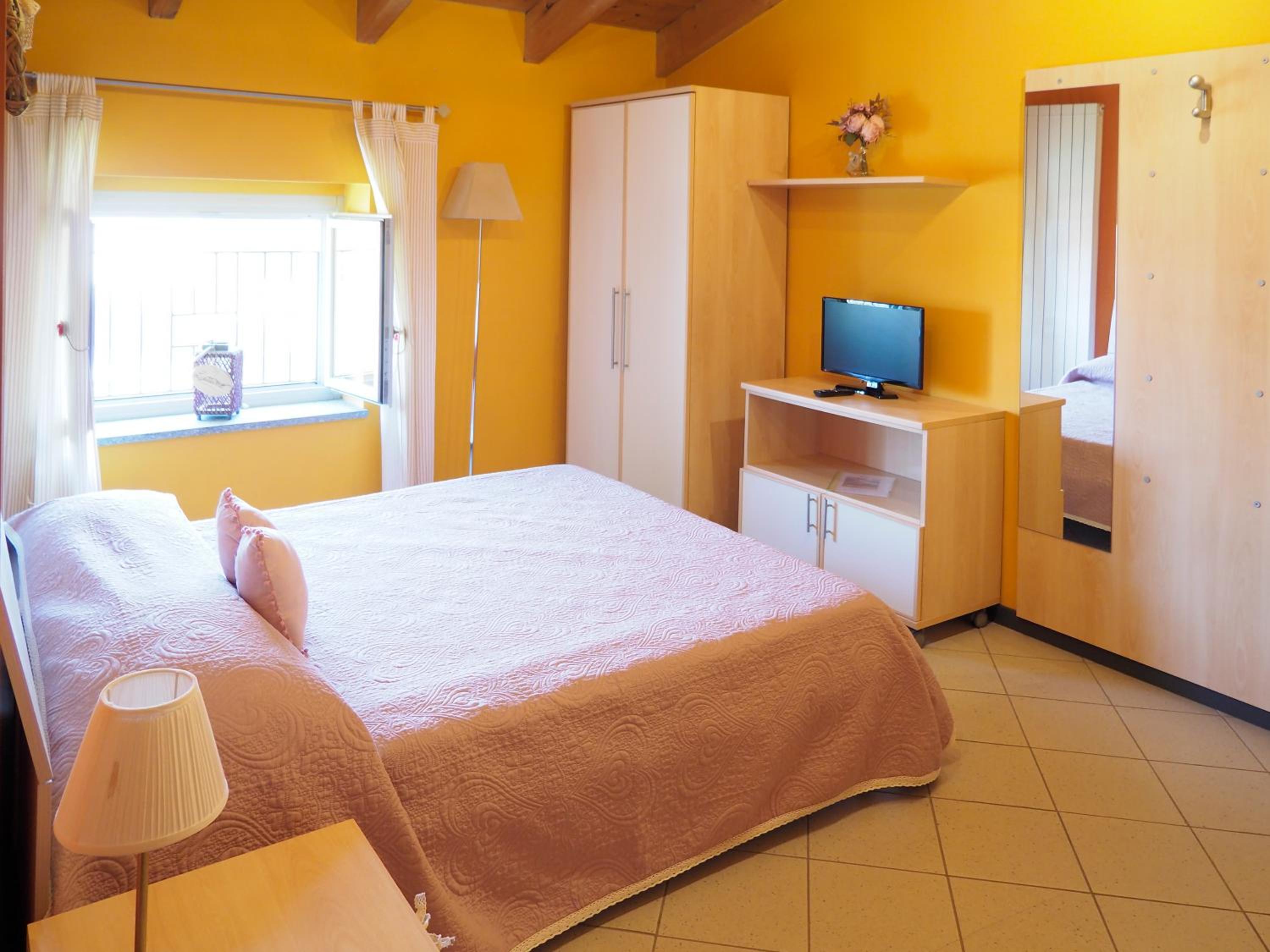 Double Room - Photo 3