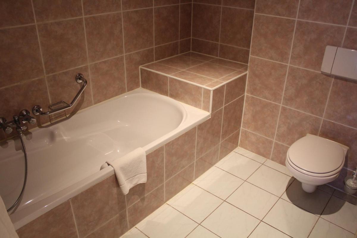 Standard Double or Twin Room photo 3