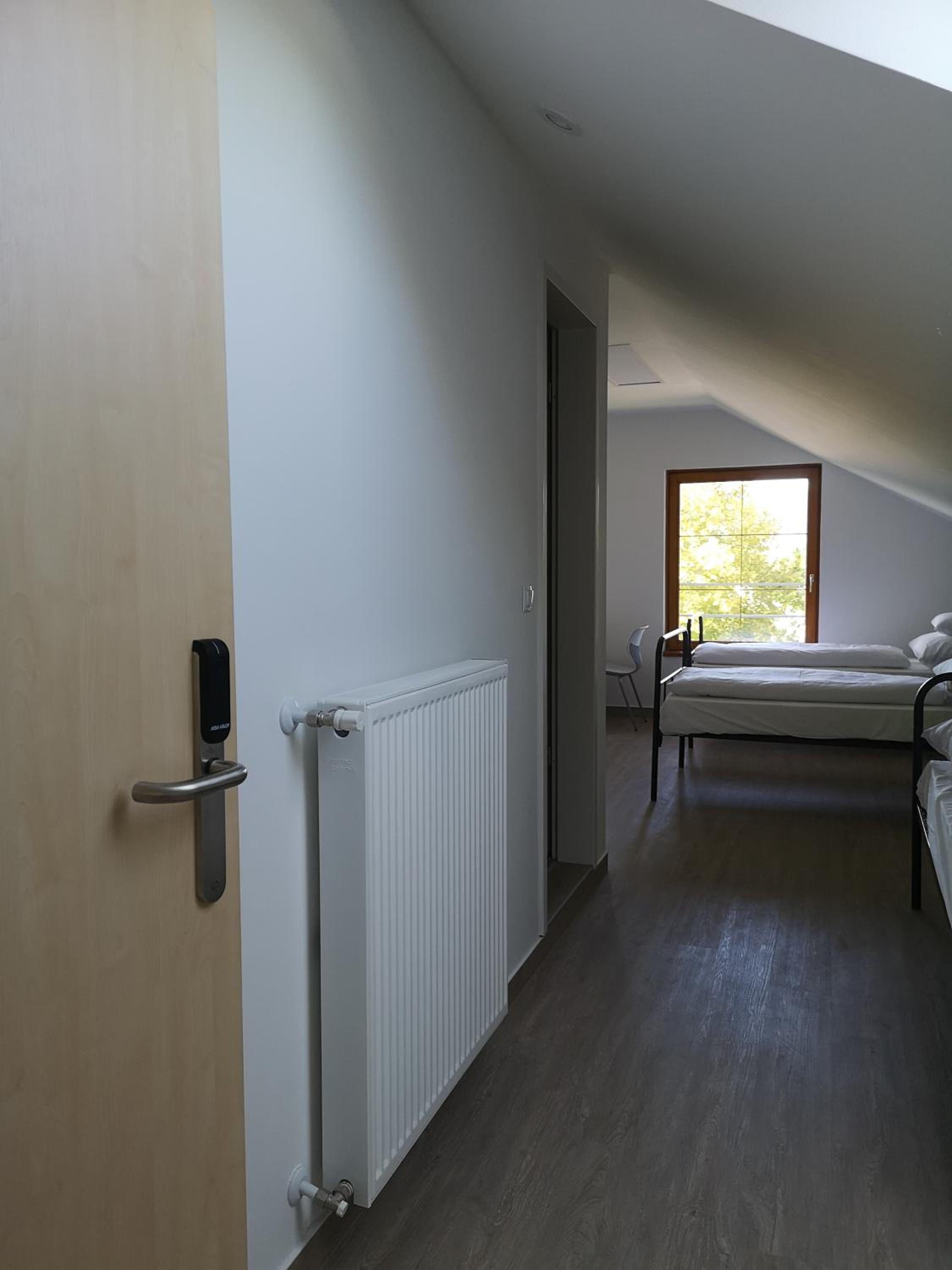Single Room with Private Bathroom photo 3