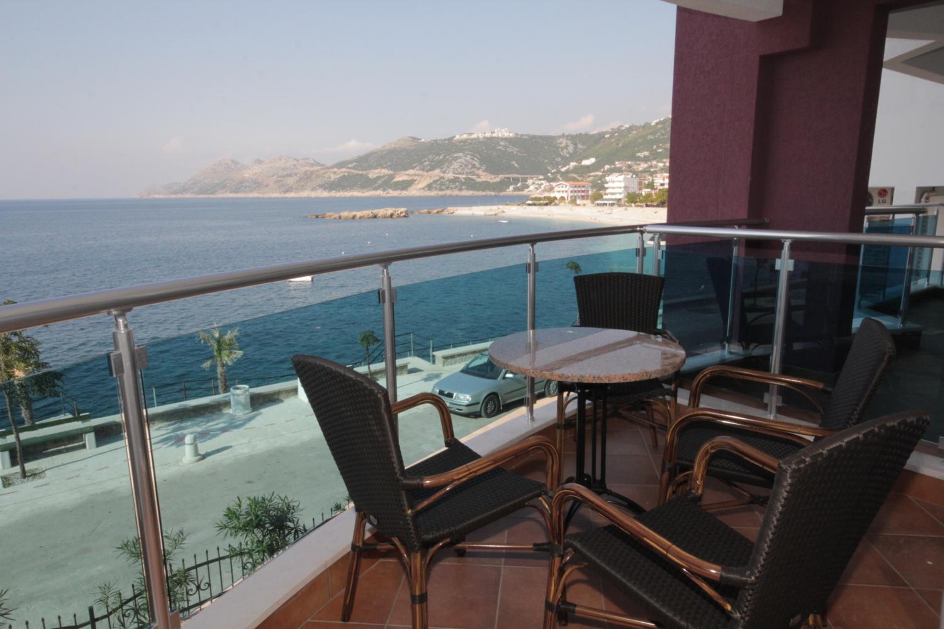 One-Bedroom Apartment with Sea View (2 Adults)
