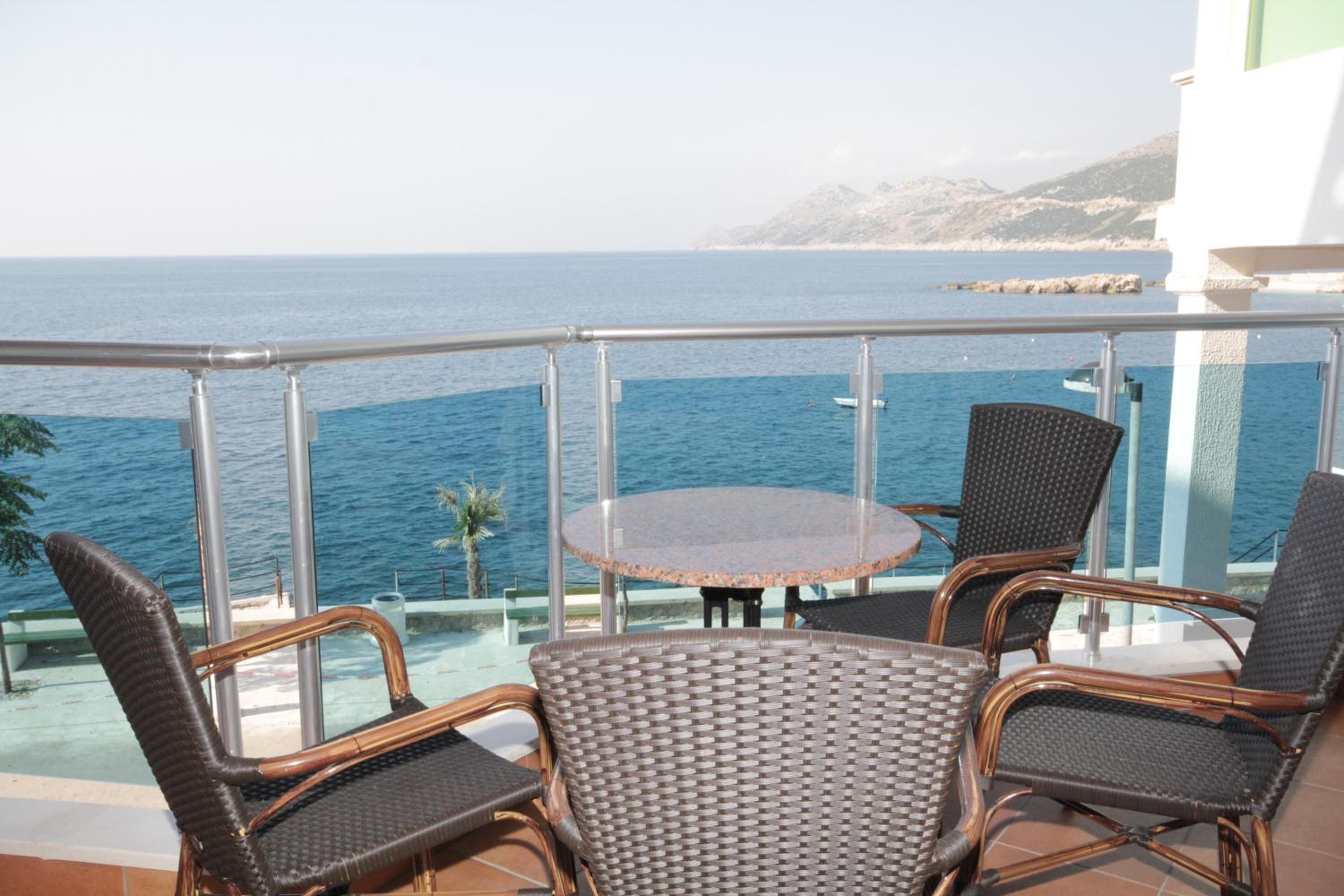 Comfort One-Bedroom Apartment with Sea View 