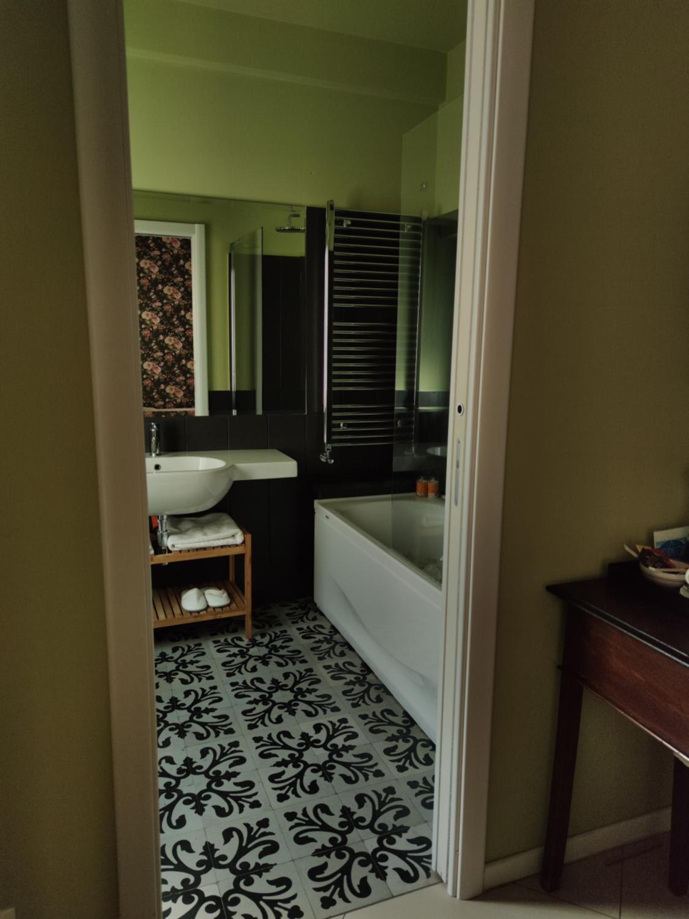 King Room with Spa Bath - Photo 10