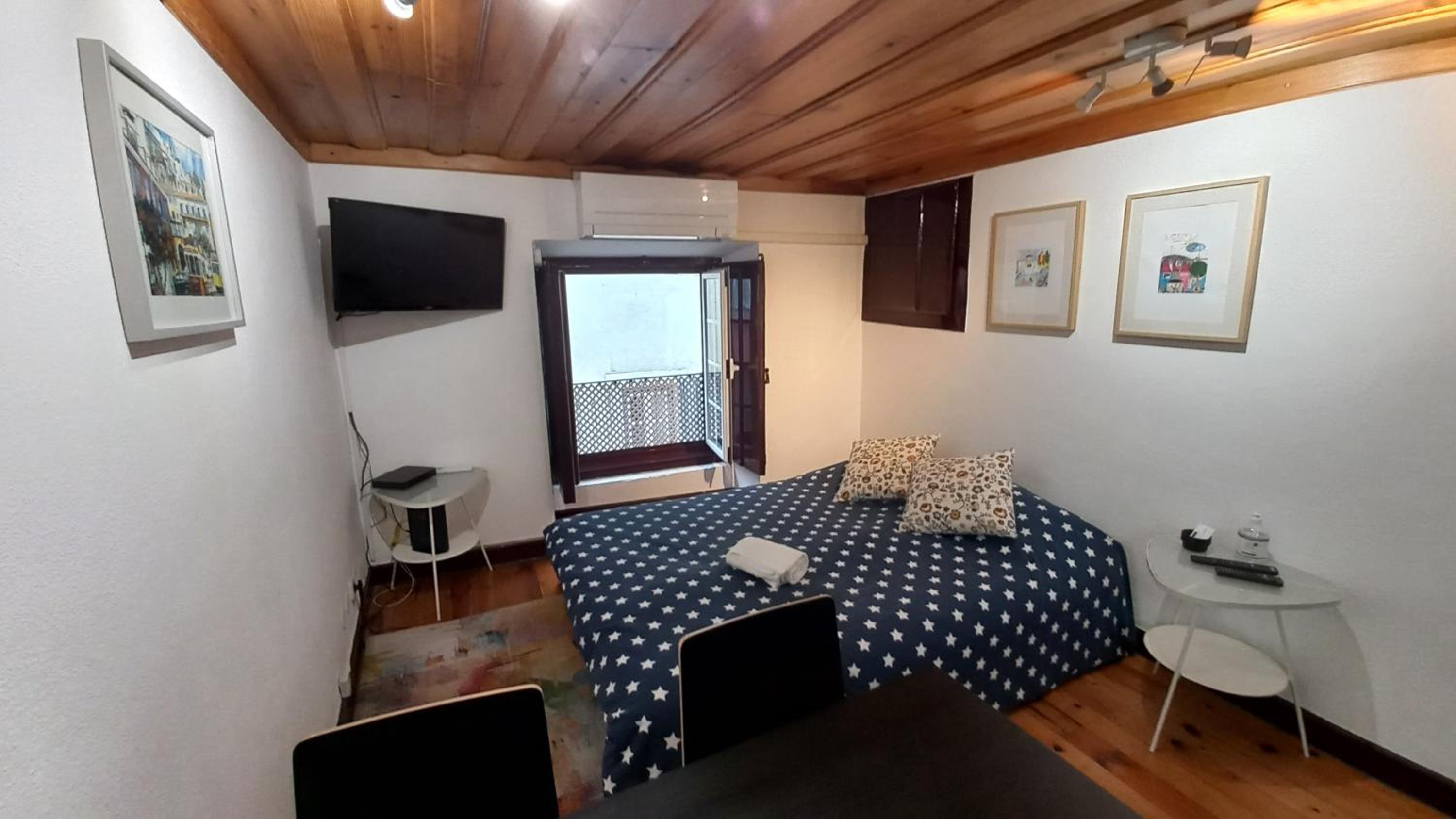 One-Bedroom Apartment - Photo 7