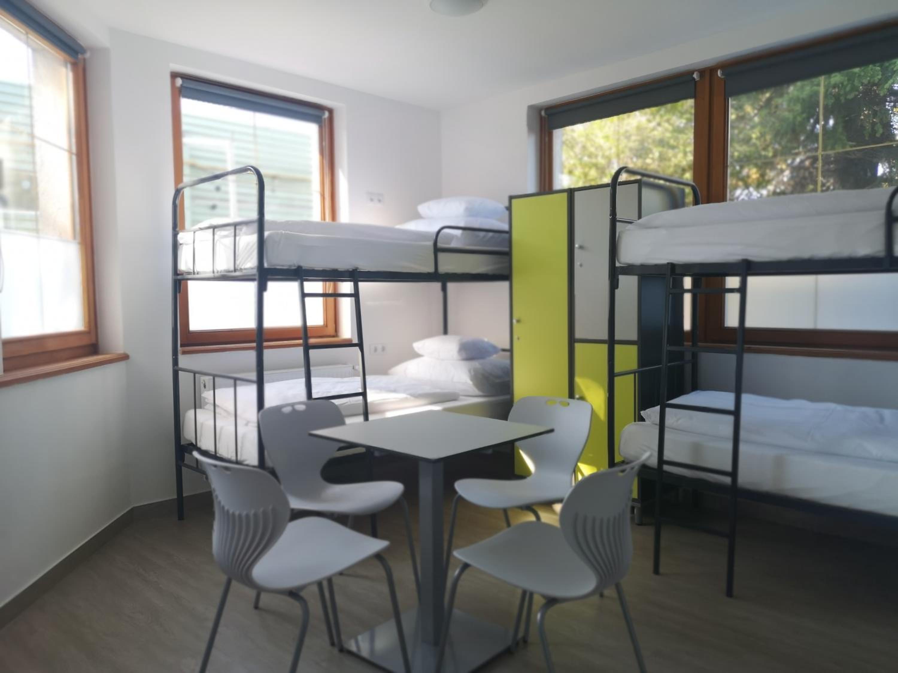 Quadruple Room with Private Bathroom photo 1