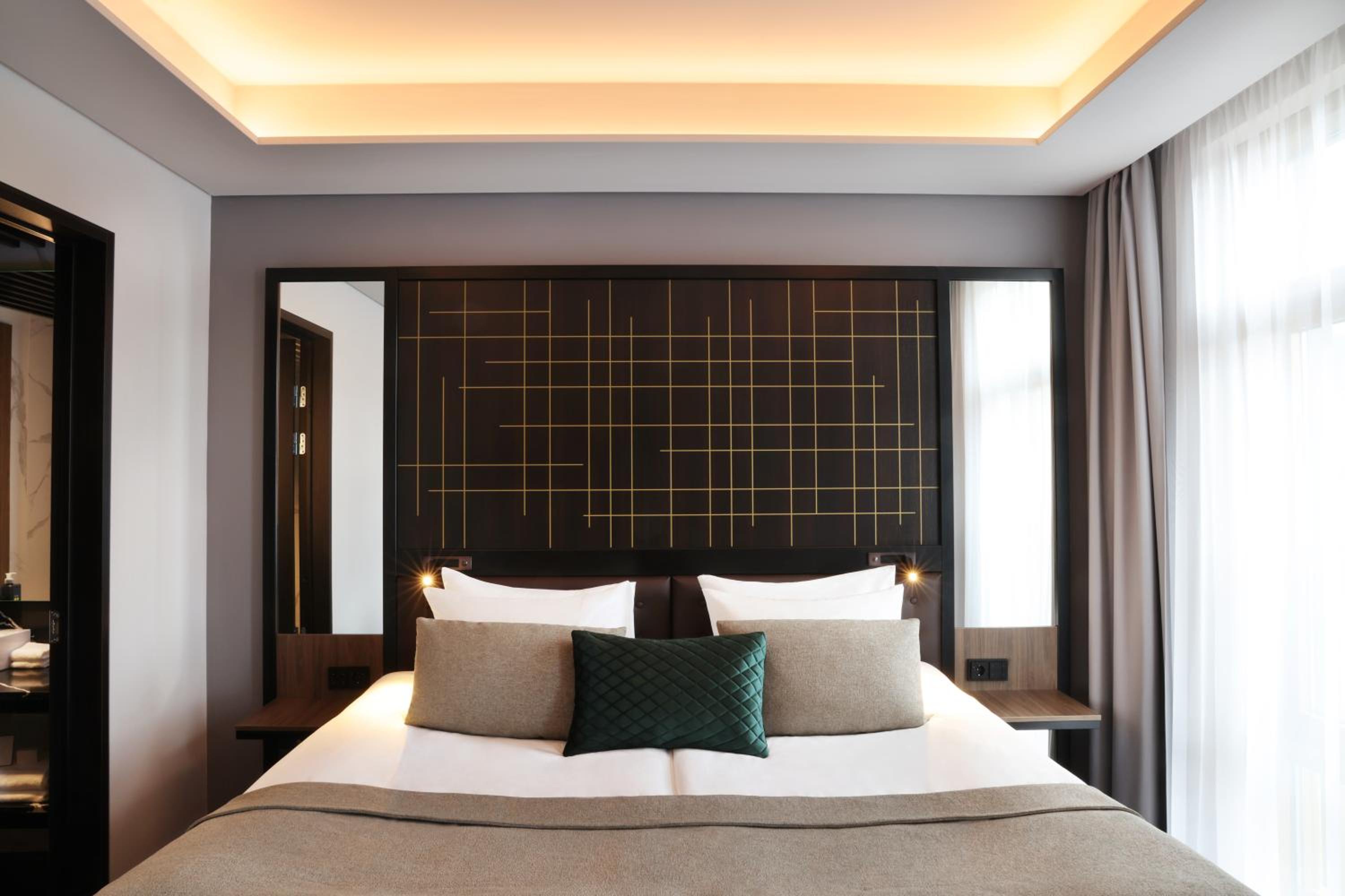 Standard Double Room - Photo 2