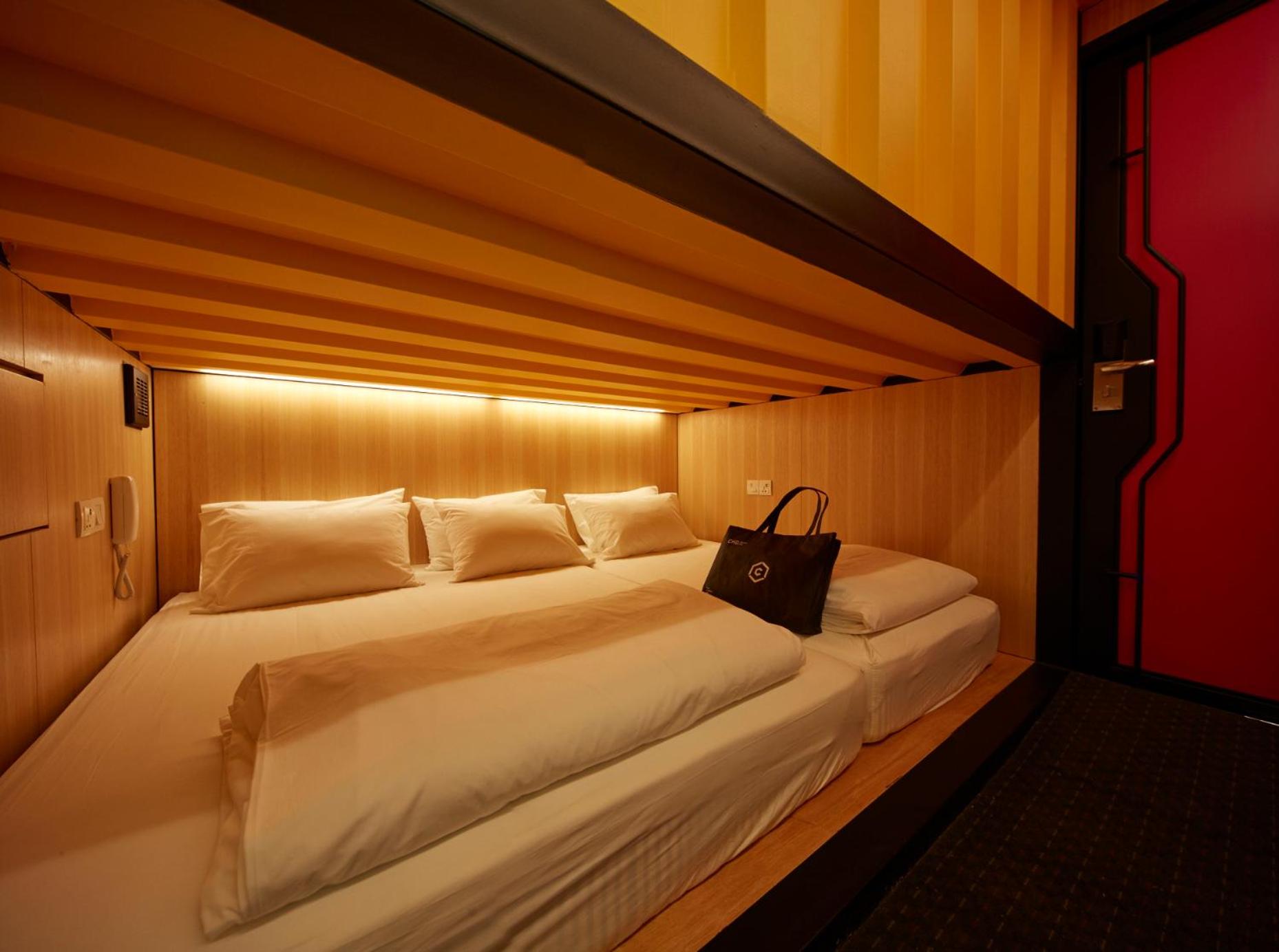 Capsule Suite (Check-In between 2000 - 0400 (12 hours stay) photo 1