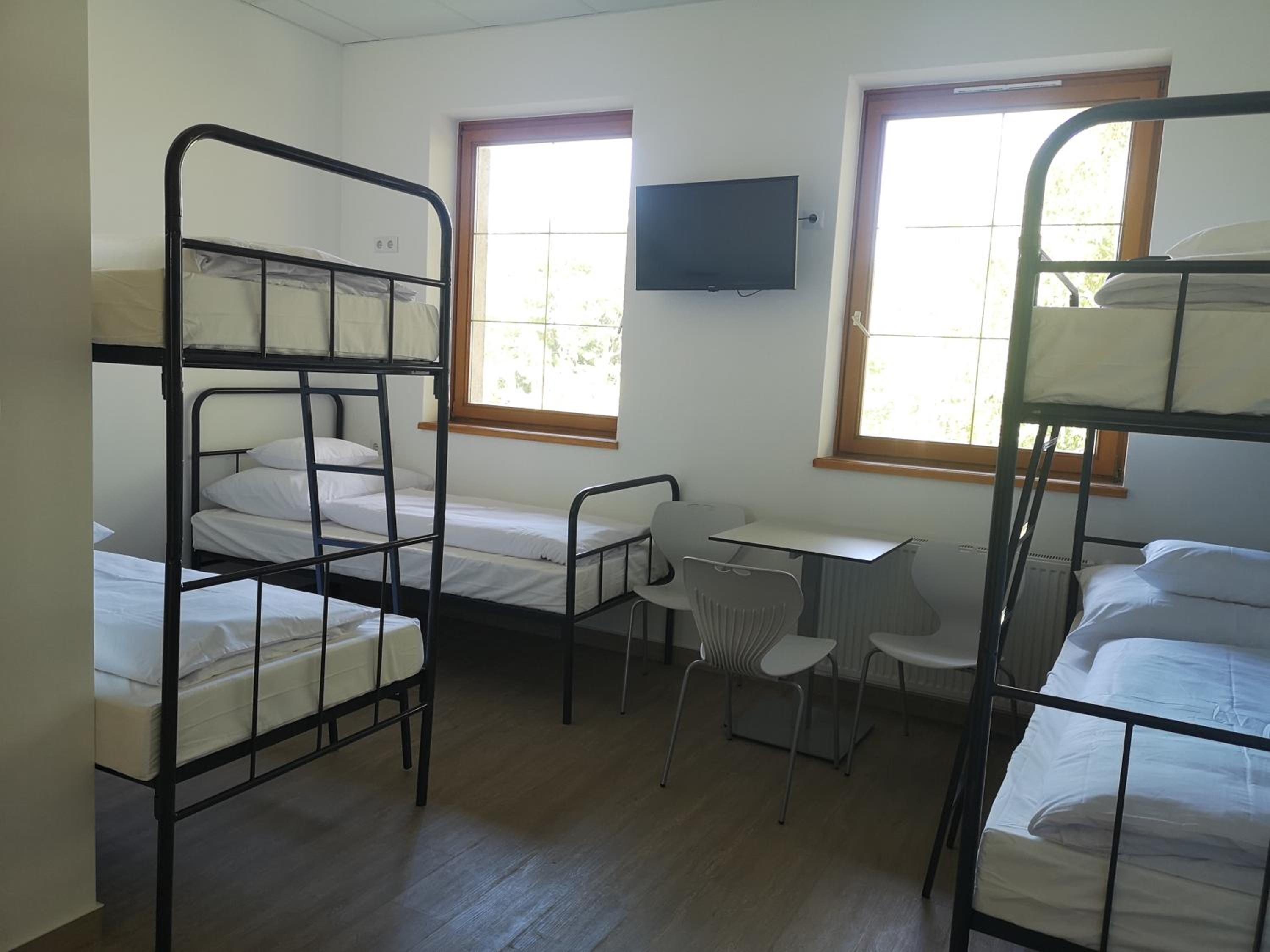 6-Bed Mixed Dormitory Room photo 1